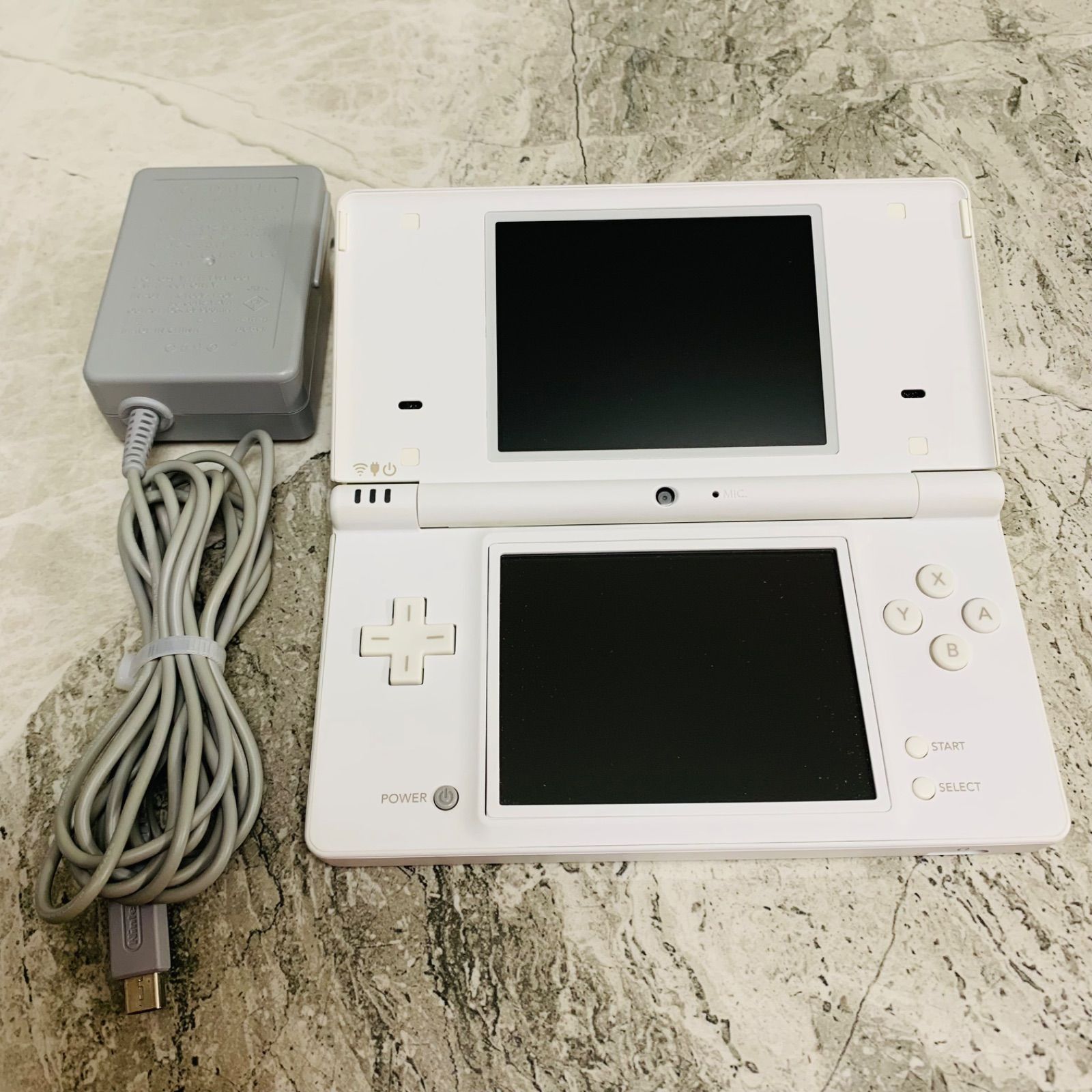 人気定番，セール 【完動品】Nintendo DSi ホワイト