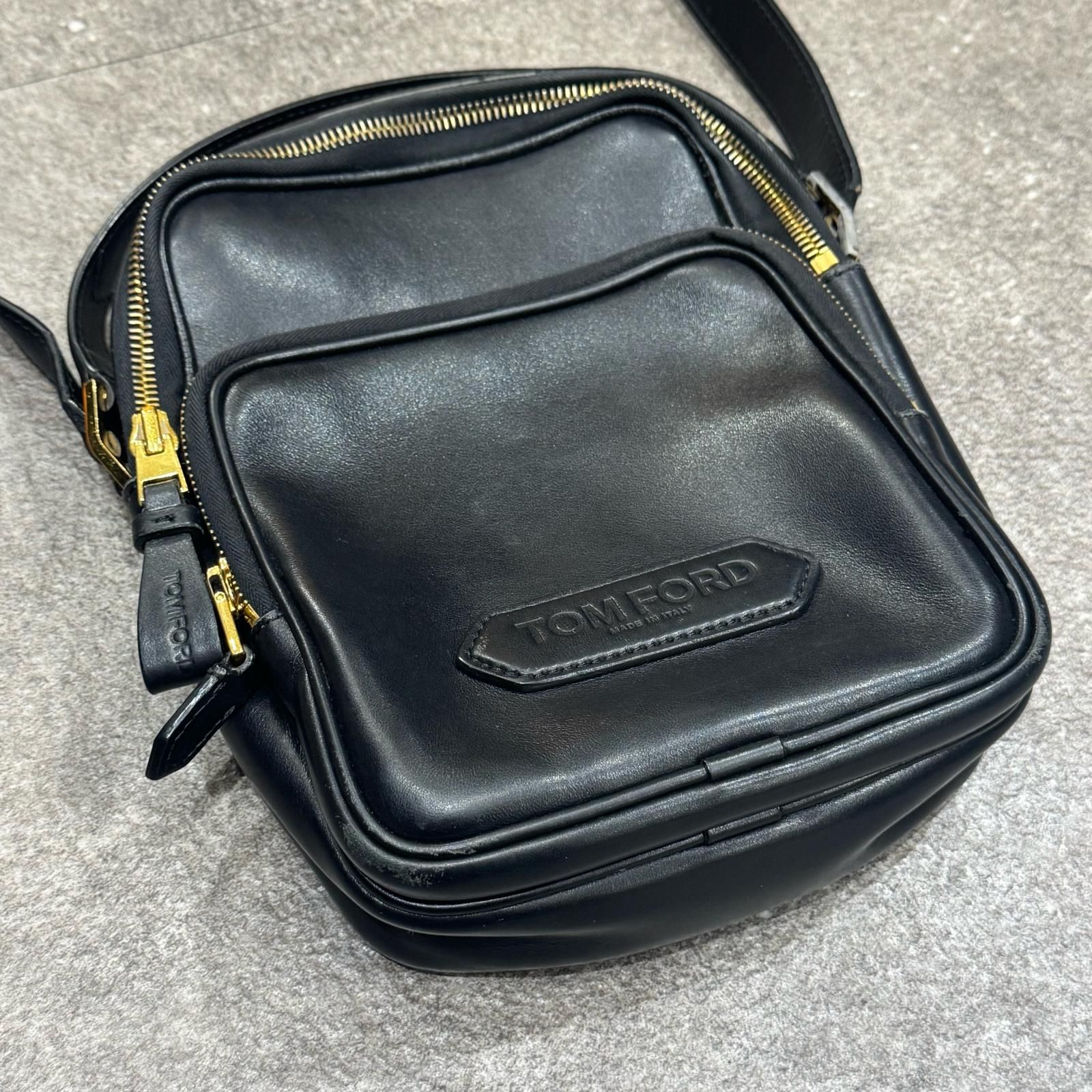 TOM FORDブラックレザーバッグ ショルダー付 TOM FORD（トム フォード