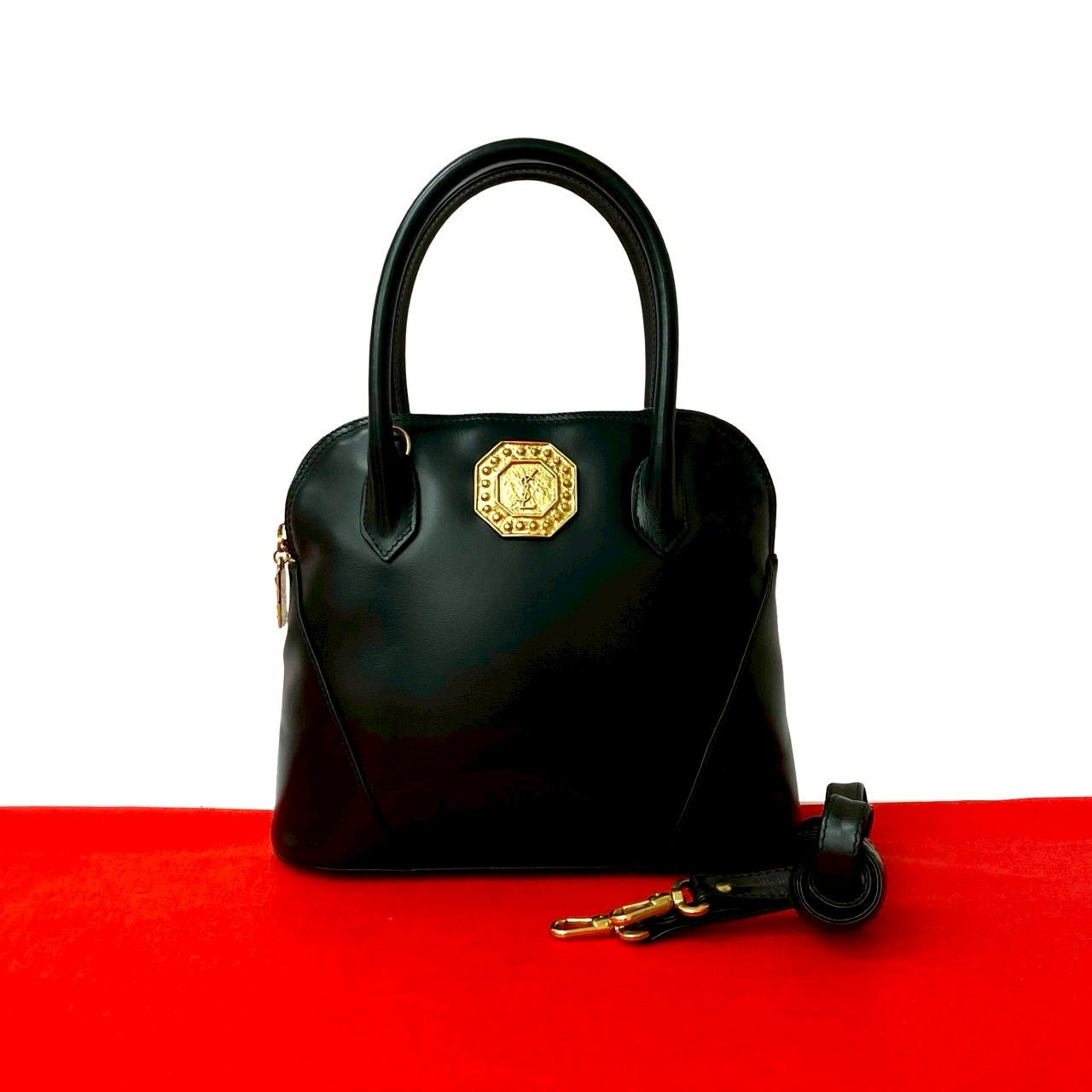 極 美品 YVES SAINT LAURENT イヴ・サンローラン YSL ロゴ 金具 レザー 