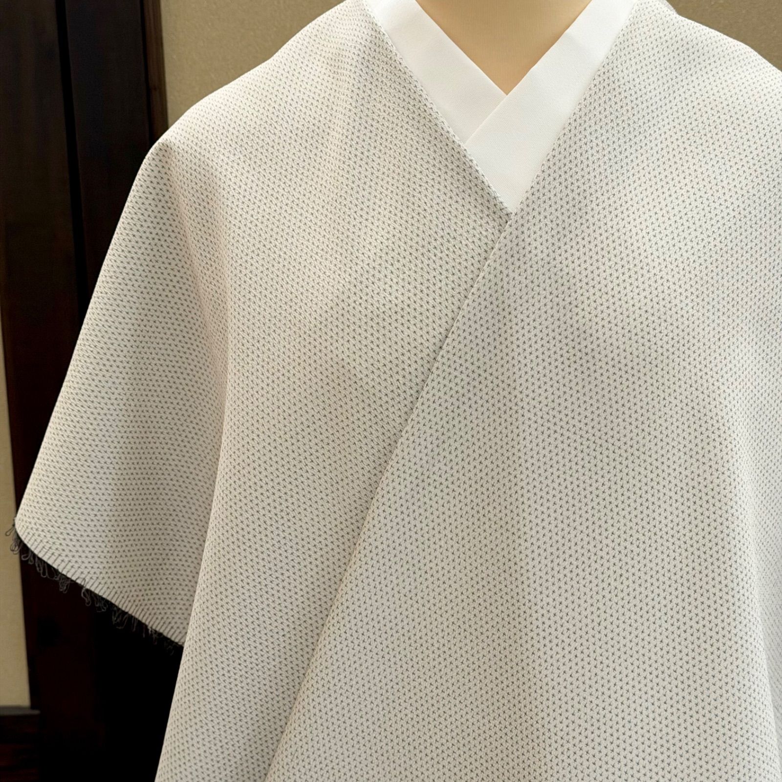 白鷹お召 板締め絣 蚊絣（かがすり） 制作（株）白たか織 佐藤新一 