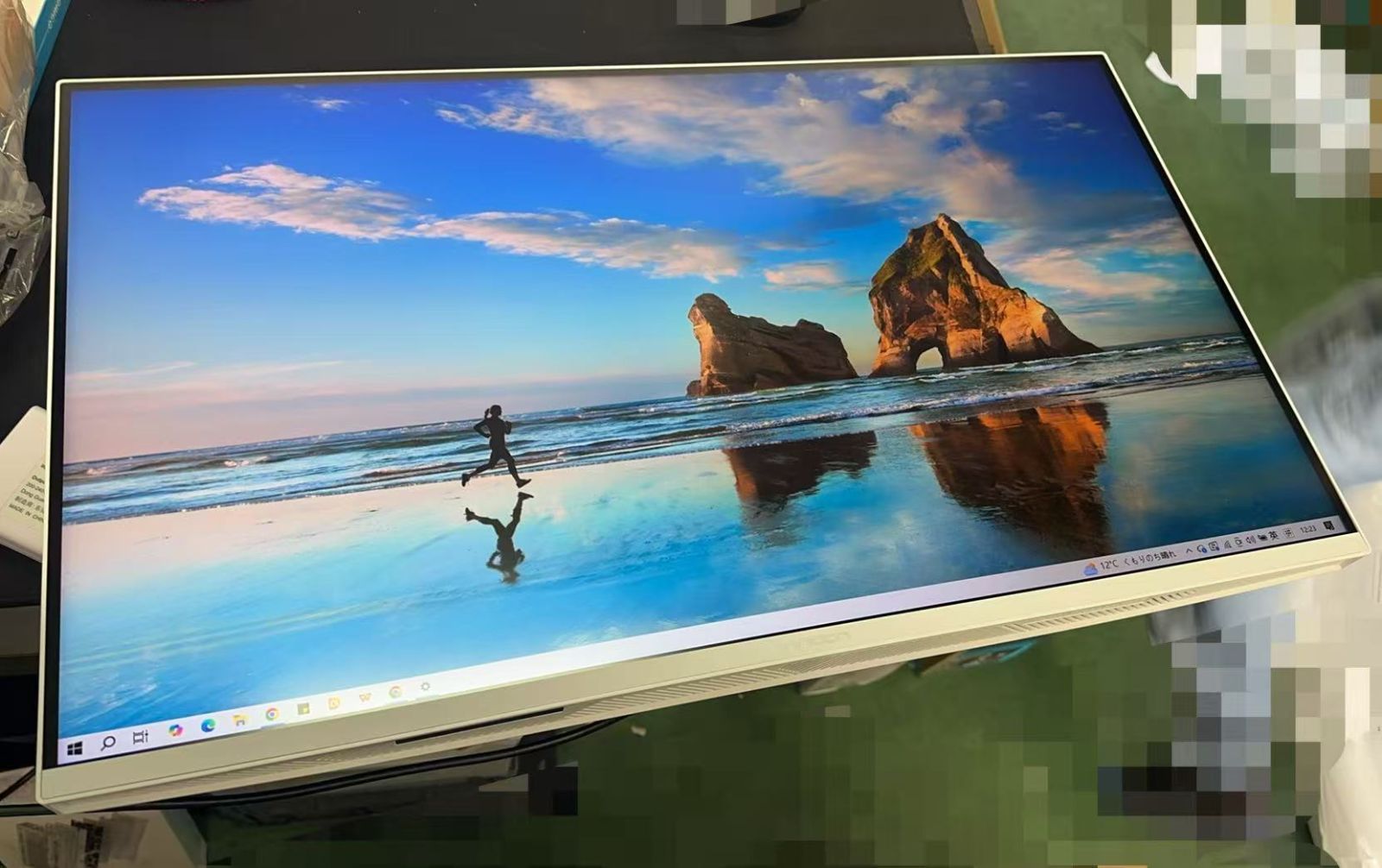 INNOCN MiniLED 4K 32インチ ゲーミングモニター 320Hz - メルカリ