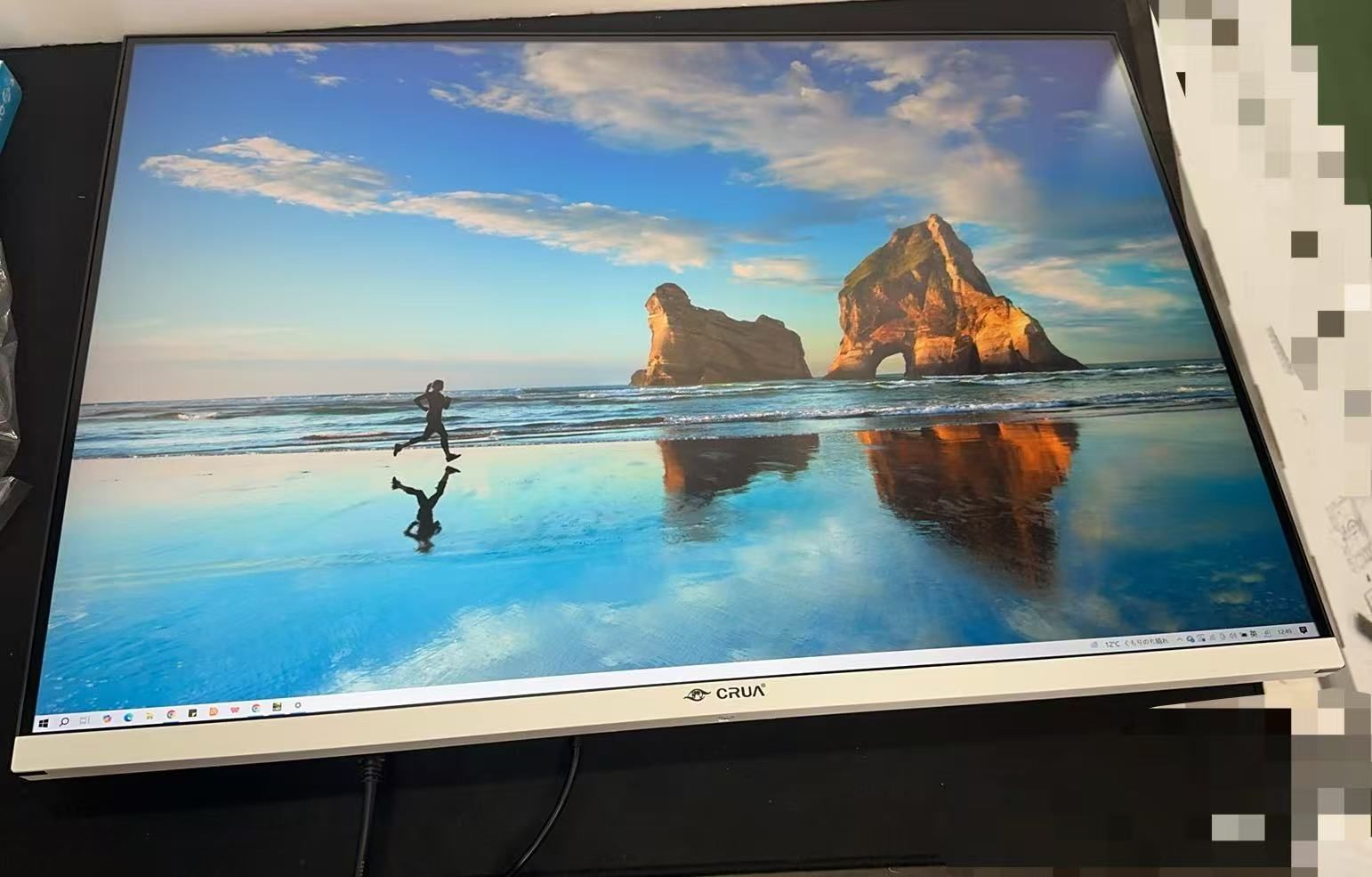 CRUA 4K 28インチ モニター 動作確認済 - メルカリ
