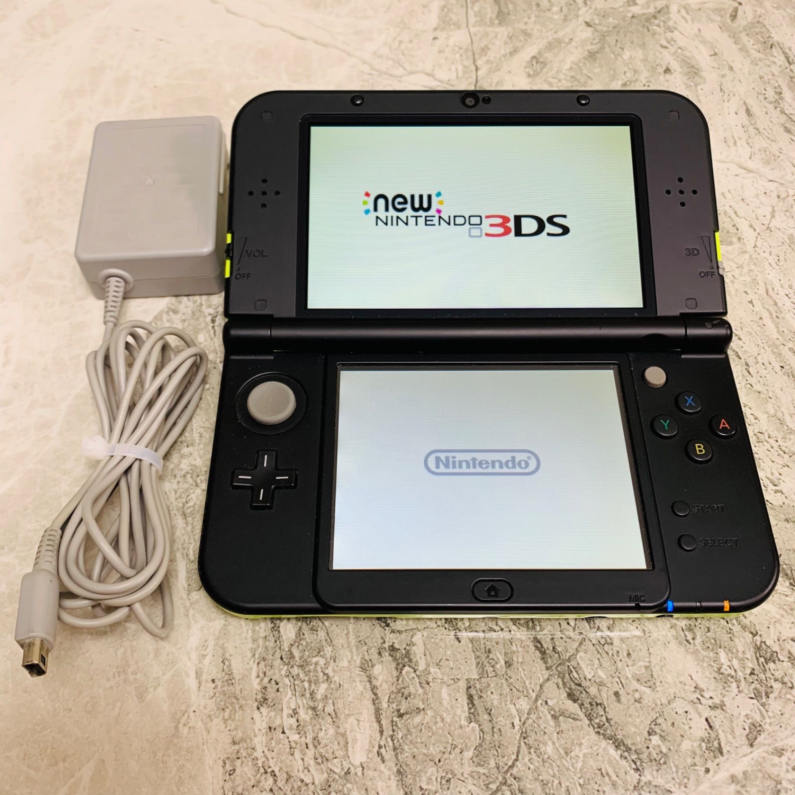 New Nintendo 3DS LL ライムグリーン 本体・付属品充電器付き New 