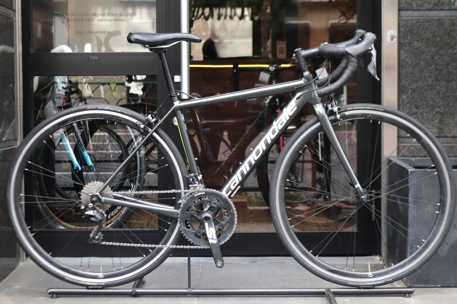 CANNONDALE SHIMANO 105 サイズ44 ロードバイク　他７点 CANNONDALE SHIMANO 105 サイズ44 ロードバイク 他7点