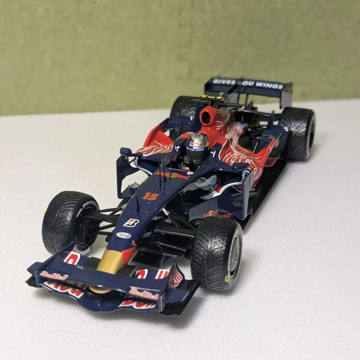 初優勝モデル 1/18 ミニチャンプス トロロッソSTR3 セバスチャン
