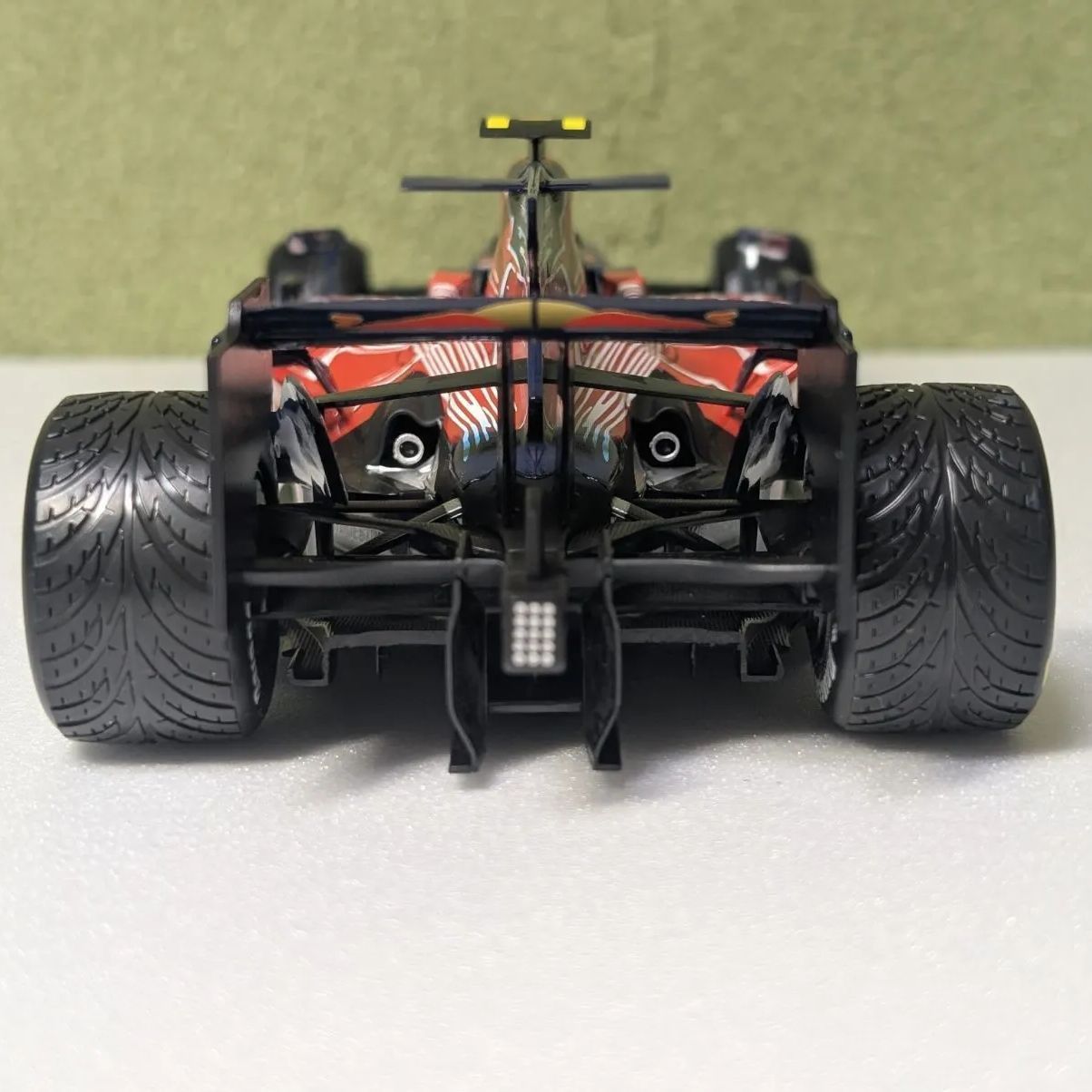 初優勝モデル 1/18 ミニチャンプス トロロッソSTR3 セバスチャン