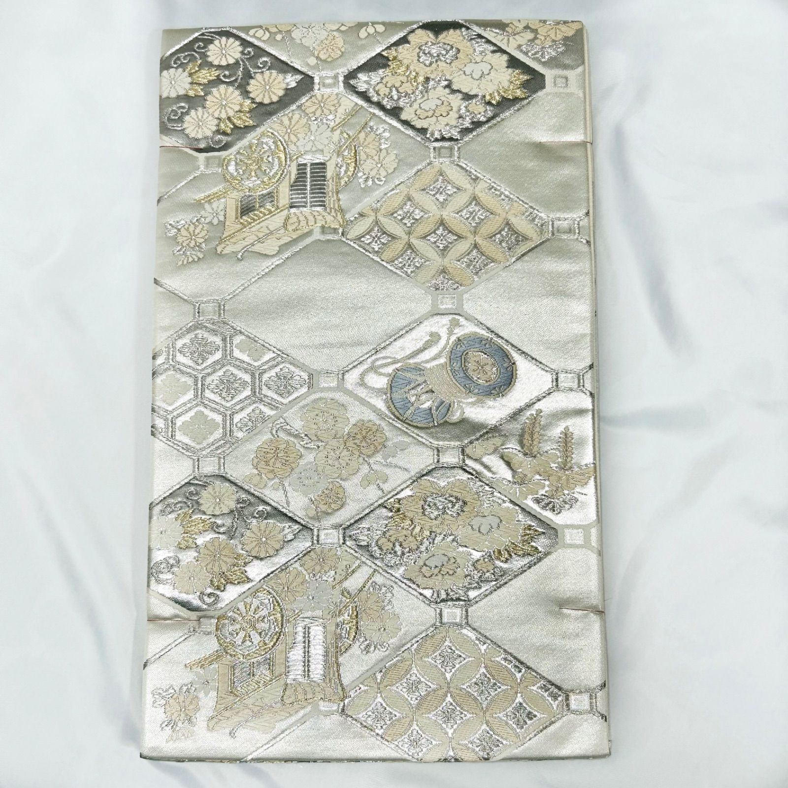 未使用品 帯 袋帯 白 銀糸刺繍 花 太鼓 プラチナ二重箔 華やか 仕付糸 