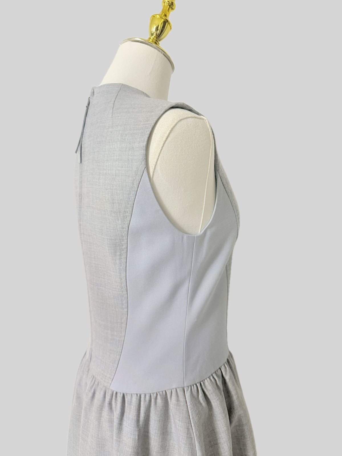 未使用に近い美しさ 】【参考価格149,040円】【ウール100％】FOXEY 