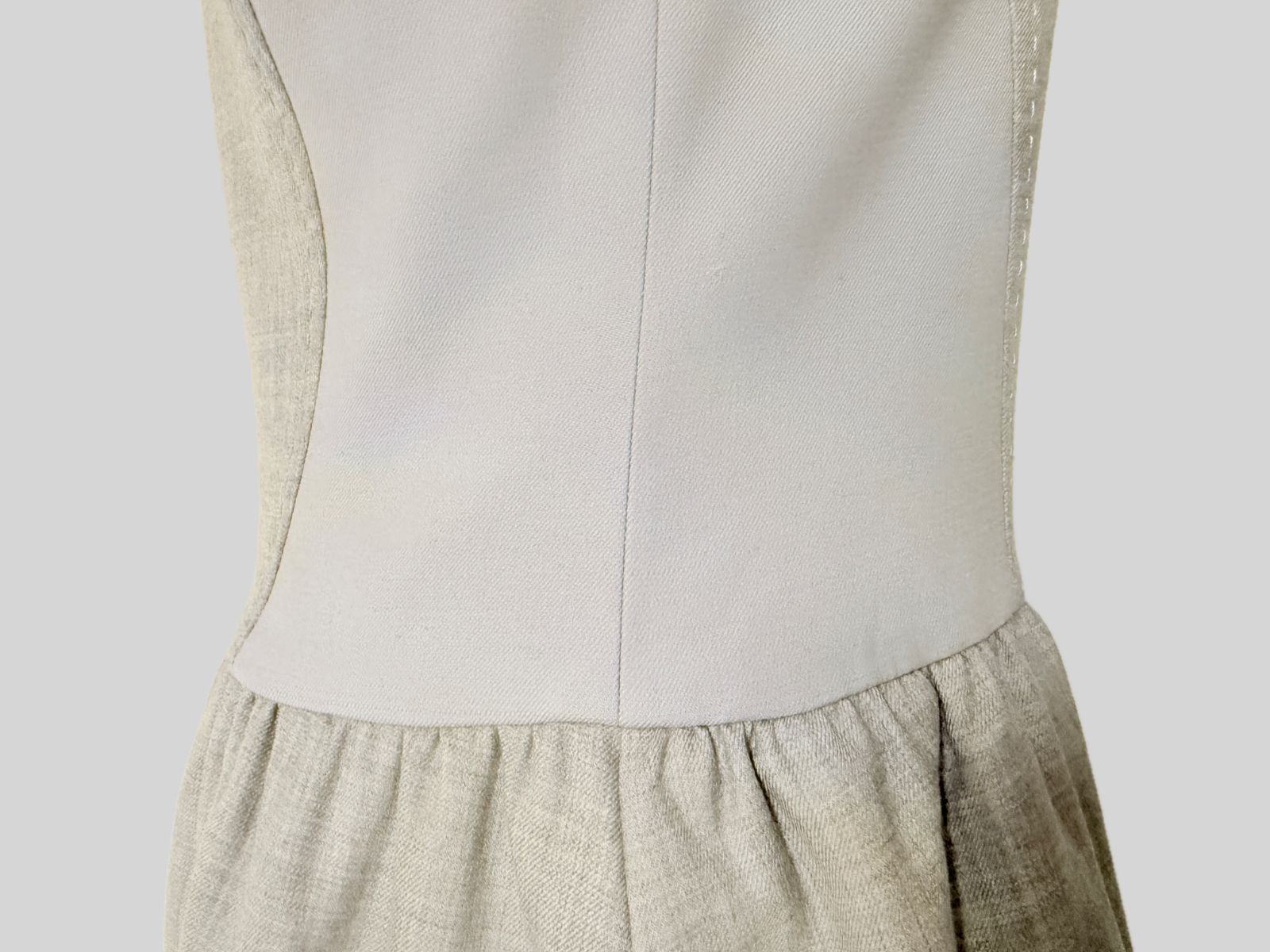 未使用に近い美しさ 】【参考価格149,040円】【ウール100％】FOXEY 