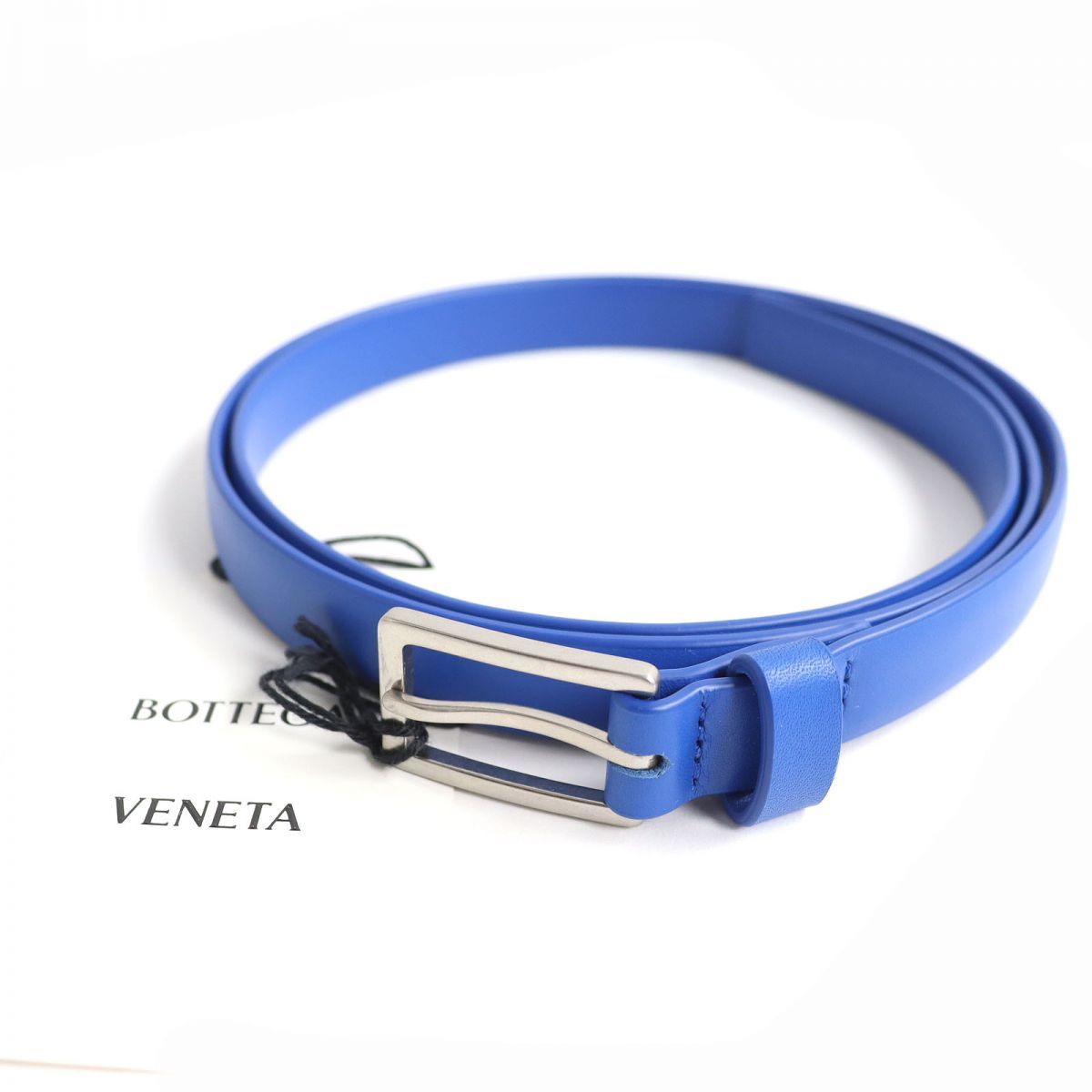 【ドンドン見直し】未使用品△BOTTEGA VENETA ボッテガヴェネタ 657167 ロゴ刻印バックル レザーベルト 細め ブルー×シルバー 95/38 メンズ 伊製 袋・タグ付 BOTTEGA VENETA - 【ドンドン見直し】未使用品△BOTTEGA VENETA