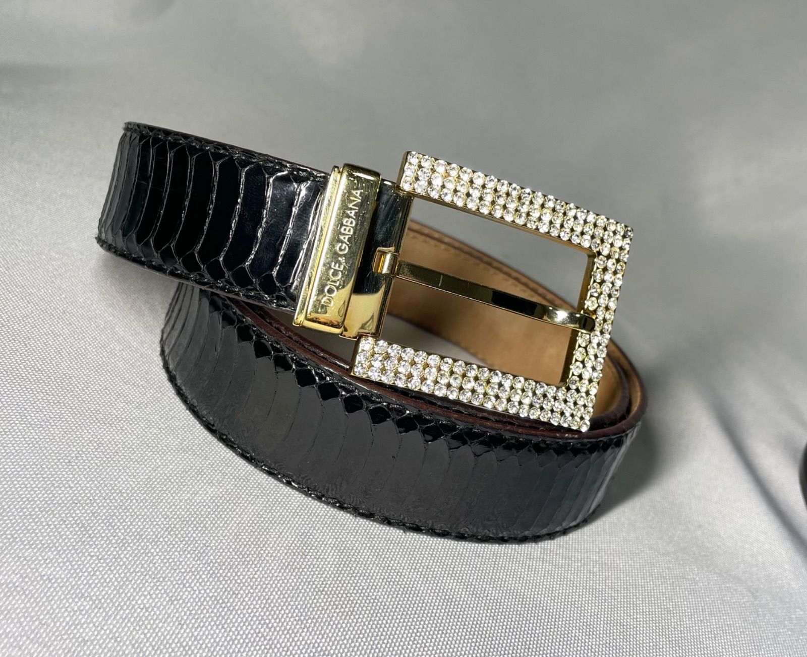 美品 希少 DOLCE&GABBANA ドルチェ&ガッバーナ ロゴ ライン 美品 希少 DOLCE&GABBANA ドルチェ&ガッバーナ ロゴ ライン