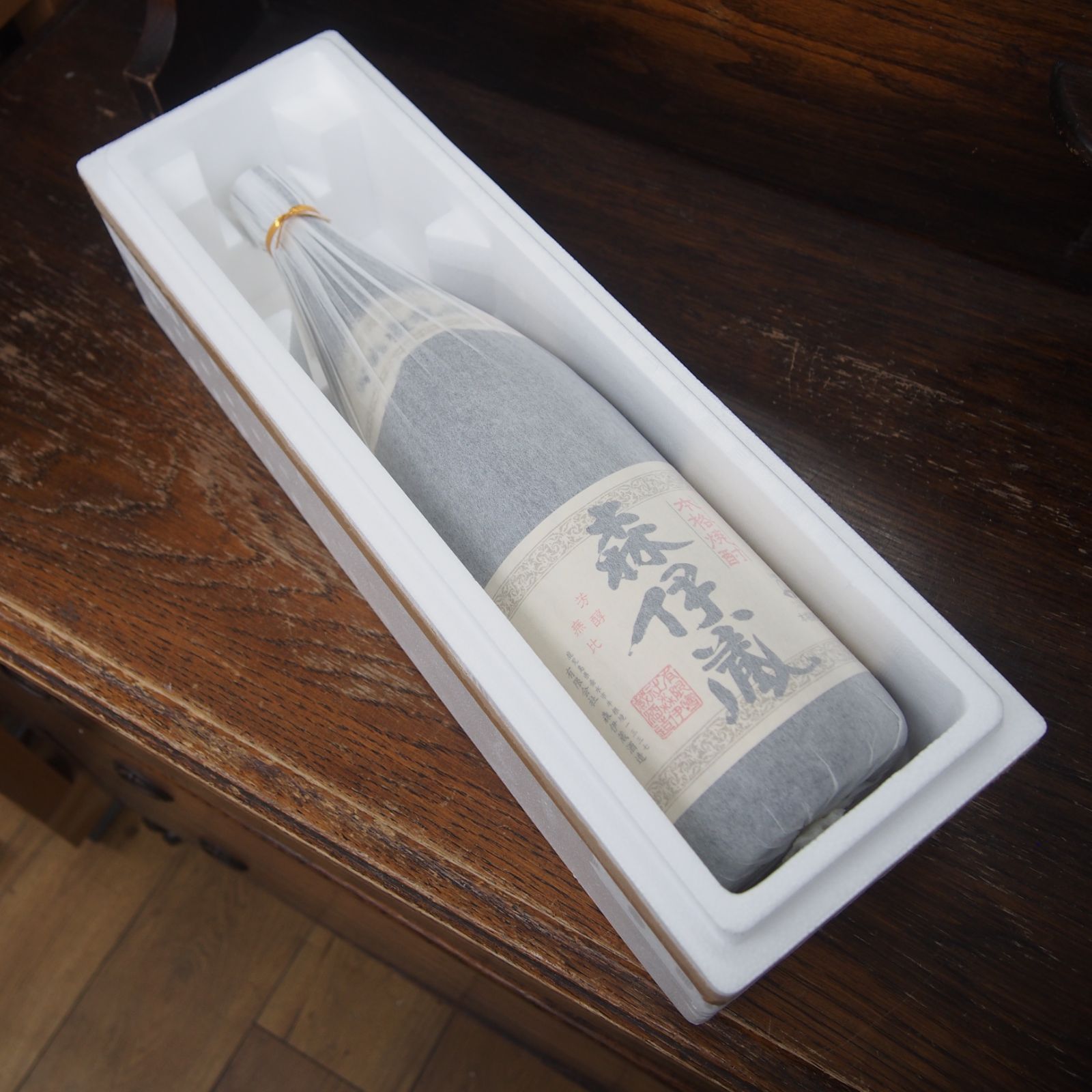 再入荷】森伊蔵 1800ml 25度 芋焼酎 新品 - メルカリ