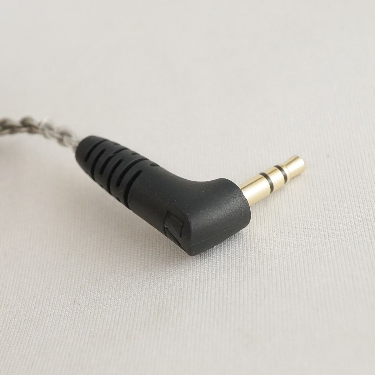 SENNHEISER IE200 有線イヤホン USED美品 本体+ケーブル+ポーチ リ