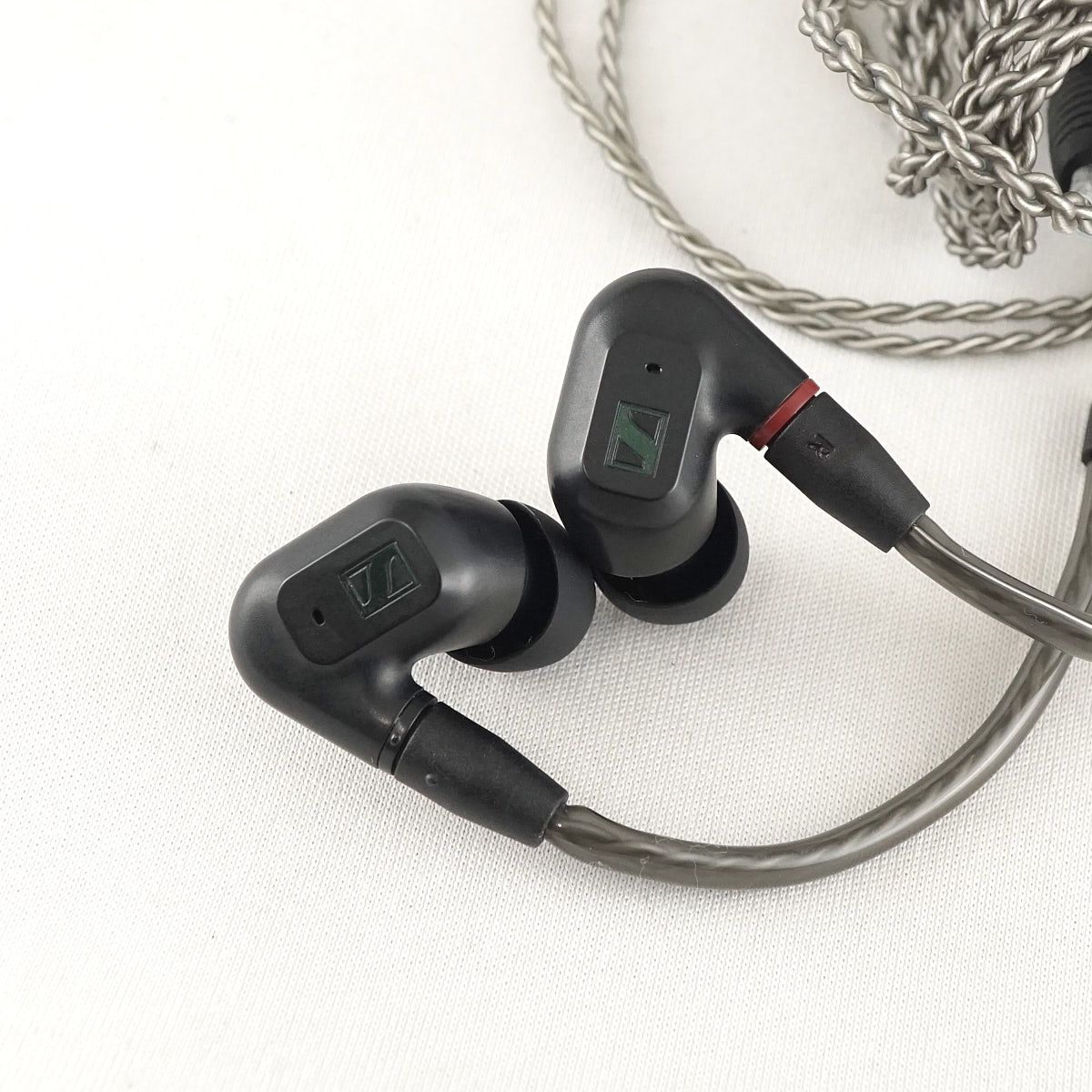 SENNHEISER IE200 有線イヤホン USED美品 本体+ケーブル+ポーチ リ