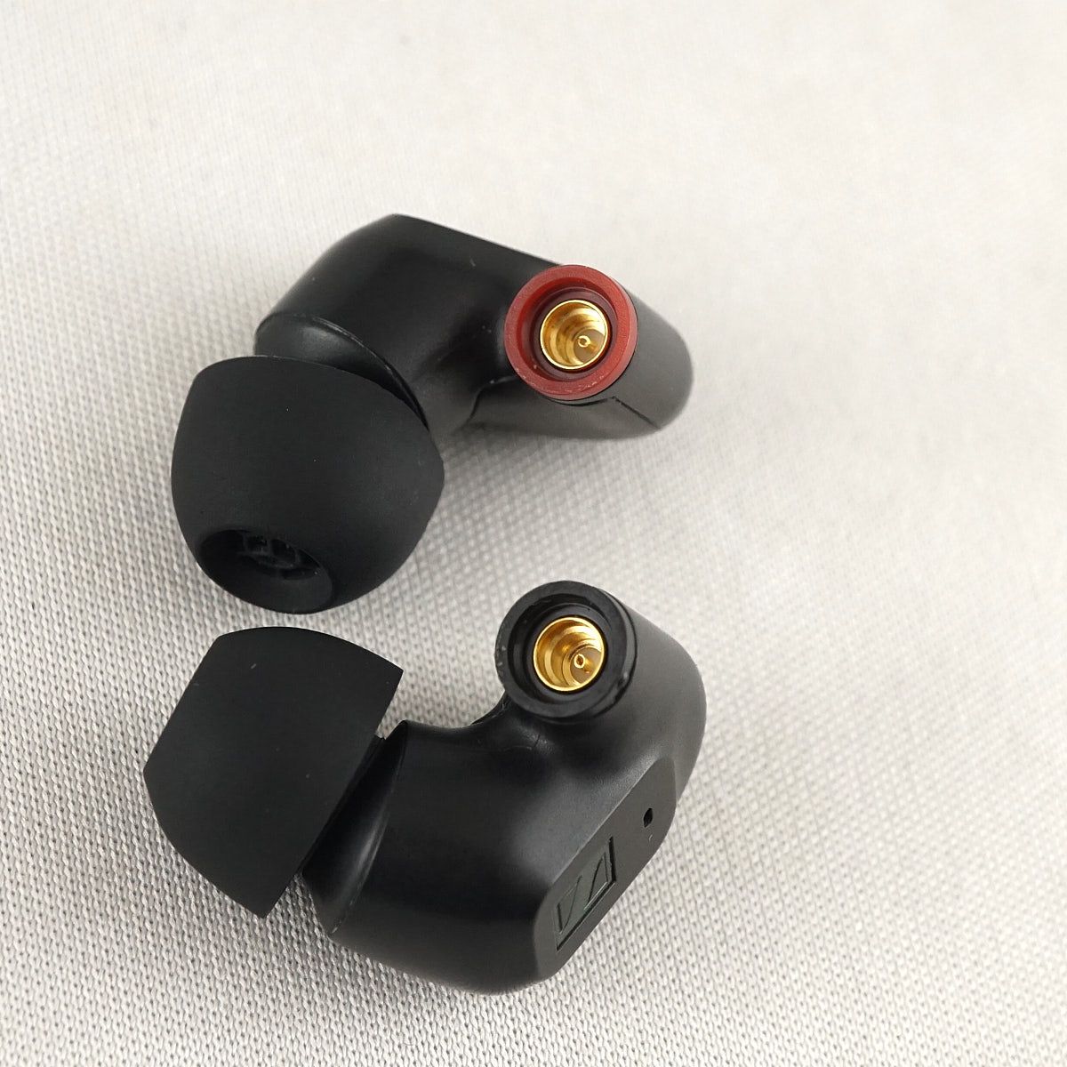 SENNHEISER IE200 有線イヤホン USED美品 本体+ケーブル+ポーチ リ