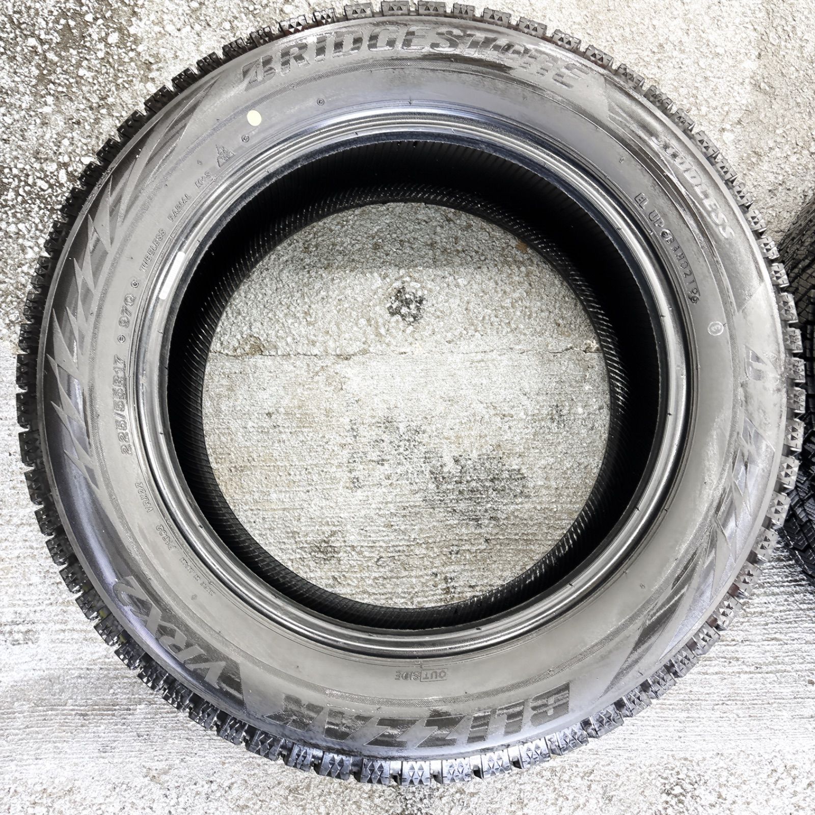 送料無料！！バリ溝】ブリヂストン ブリザック VRX2 225//55R17 