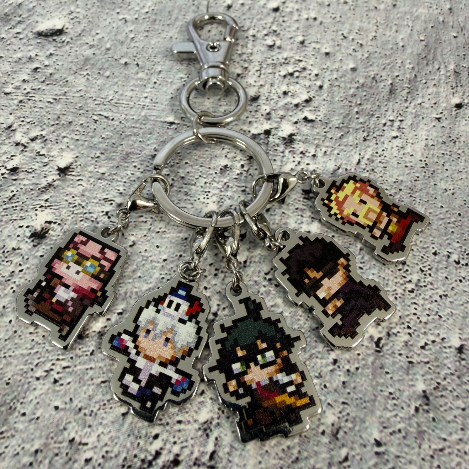ドット絵 キャラクター キーホルダー チャーム6個付き 新品 - メルカリ