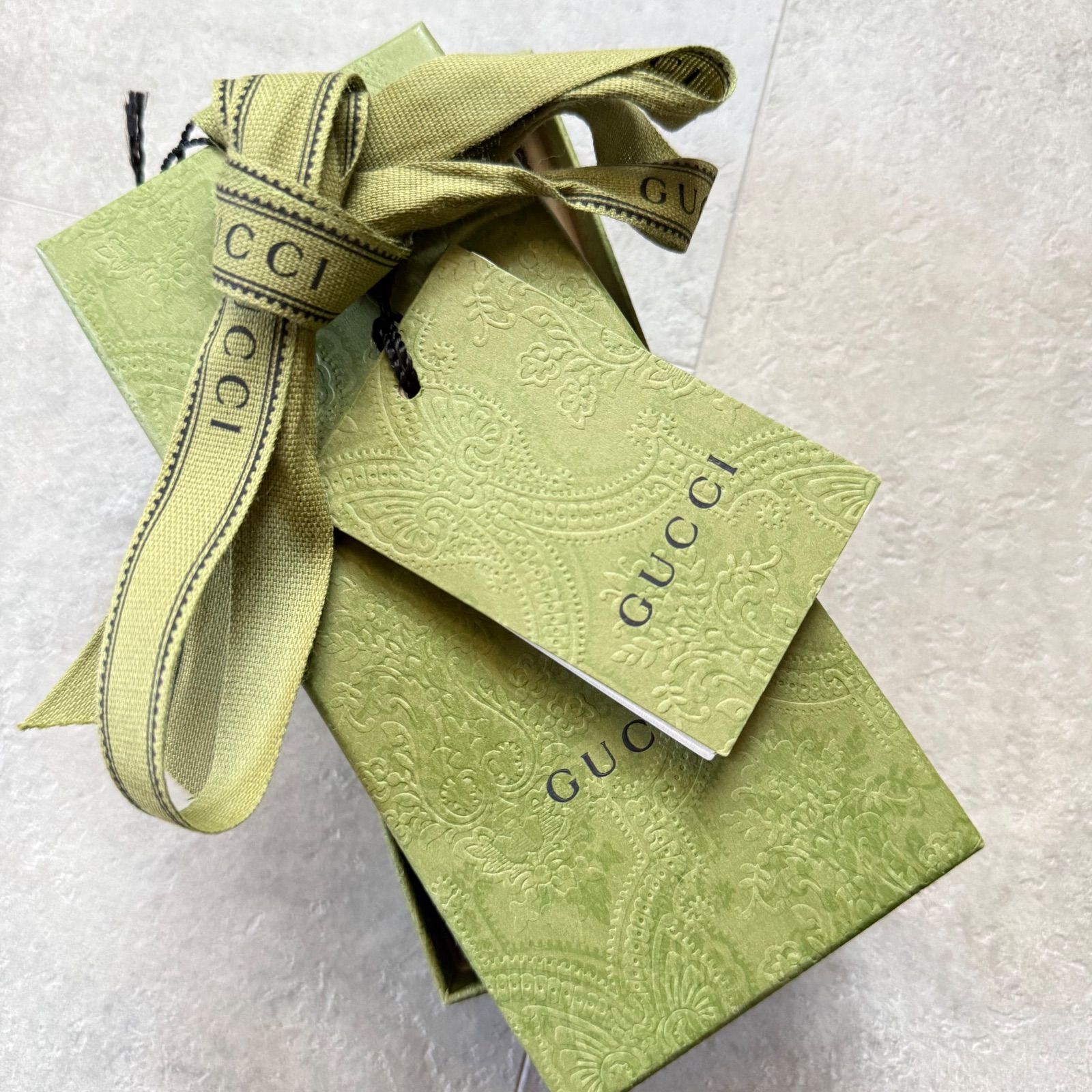 グッチ　GUCCI　ネックボウ　リボンスカーフ　gg　ビー　ハチ　シルク 極美品 GUCCI グッチ ネックボウ リボンスカーフ gg ビー ハチ 蜂