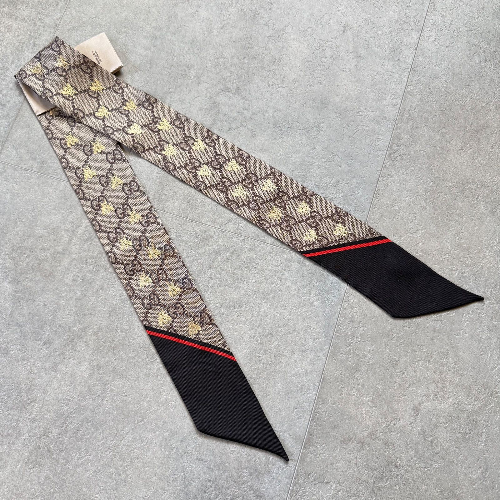 Gucci人気スカーフGGビー（ハチ） シルク ネックボウ