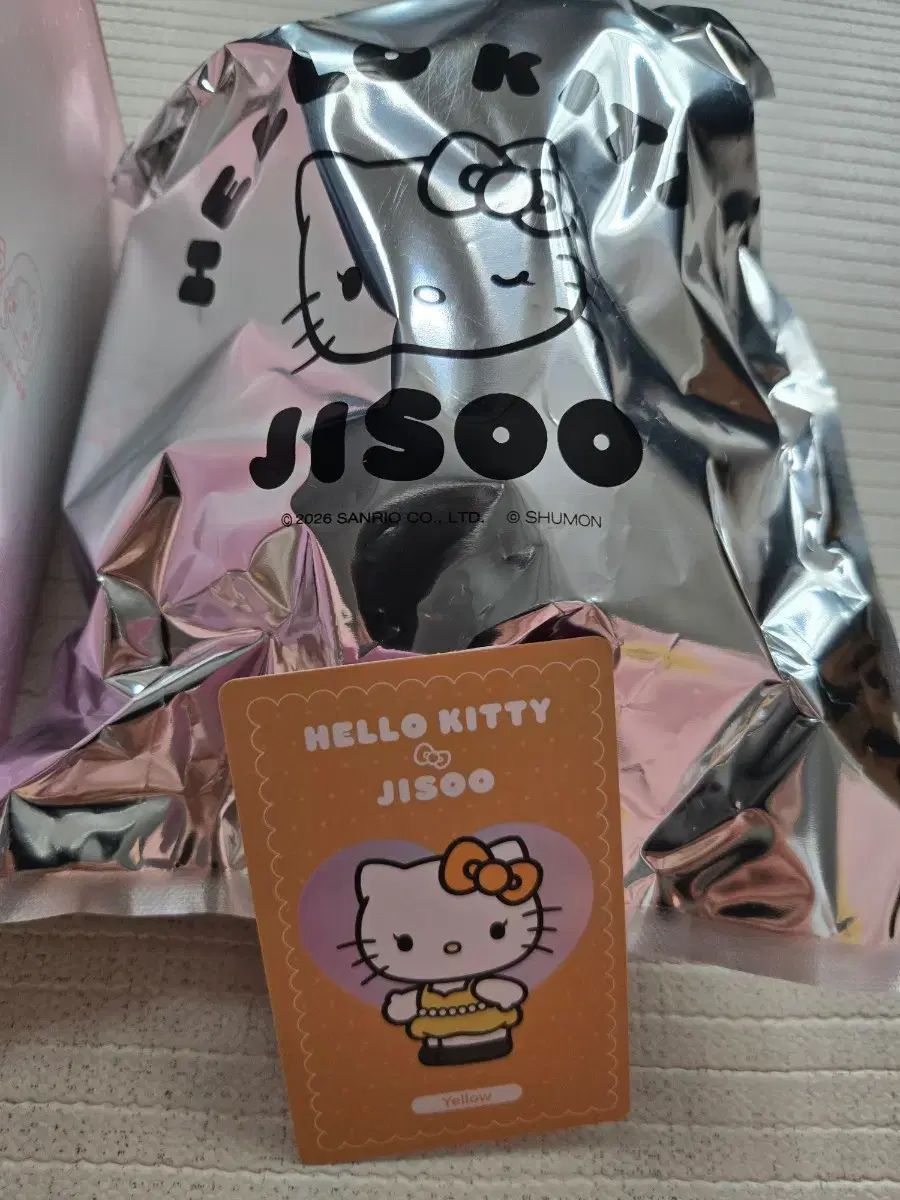 ハローキティ x ジス(JISOO) ハローキティ