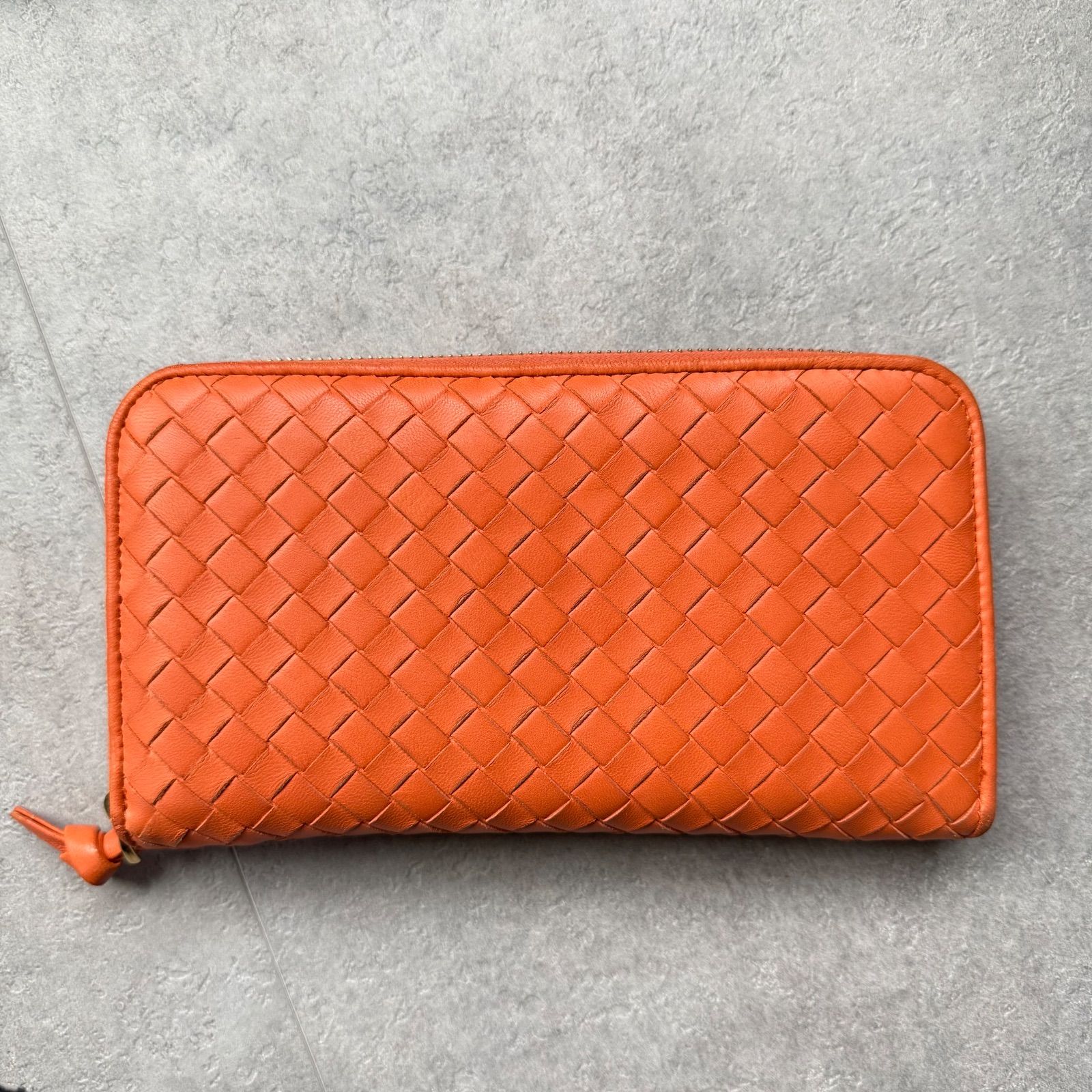 BOTTEGA VENETA ボッテガヴェネタ イントレチャート ラウンド