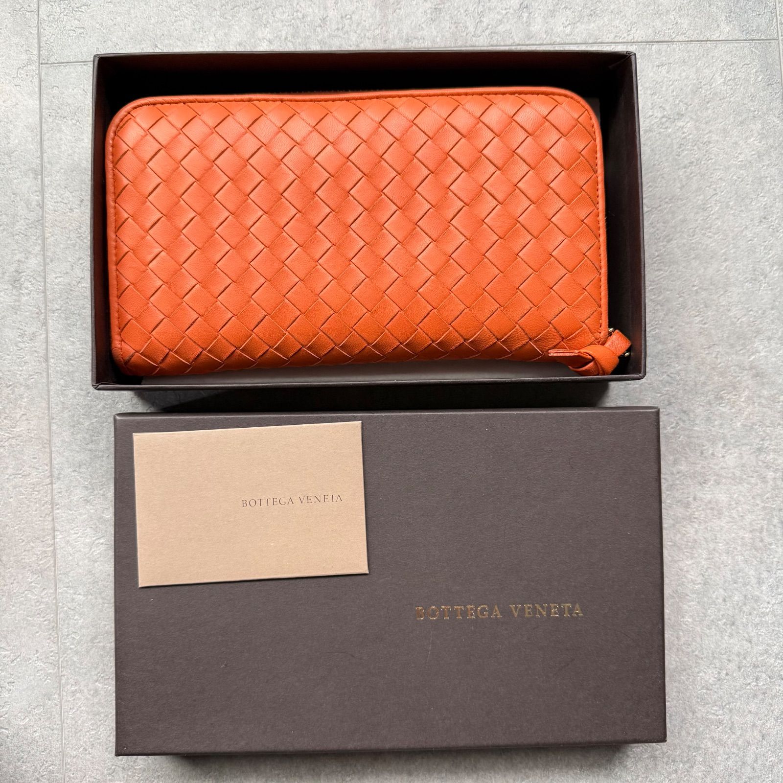 BOTTEGA VENETA ボッテガヴェネタ イントレチャート ラウンド