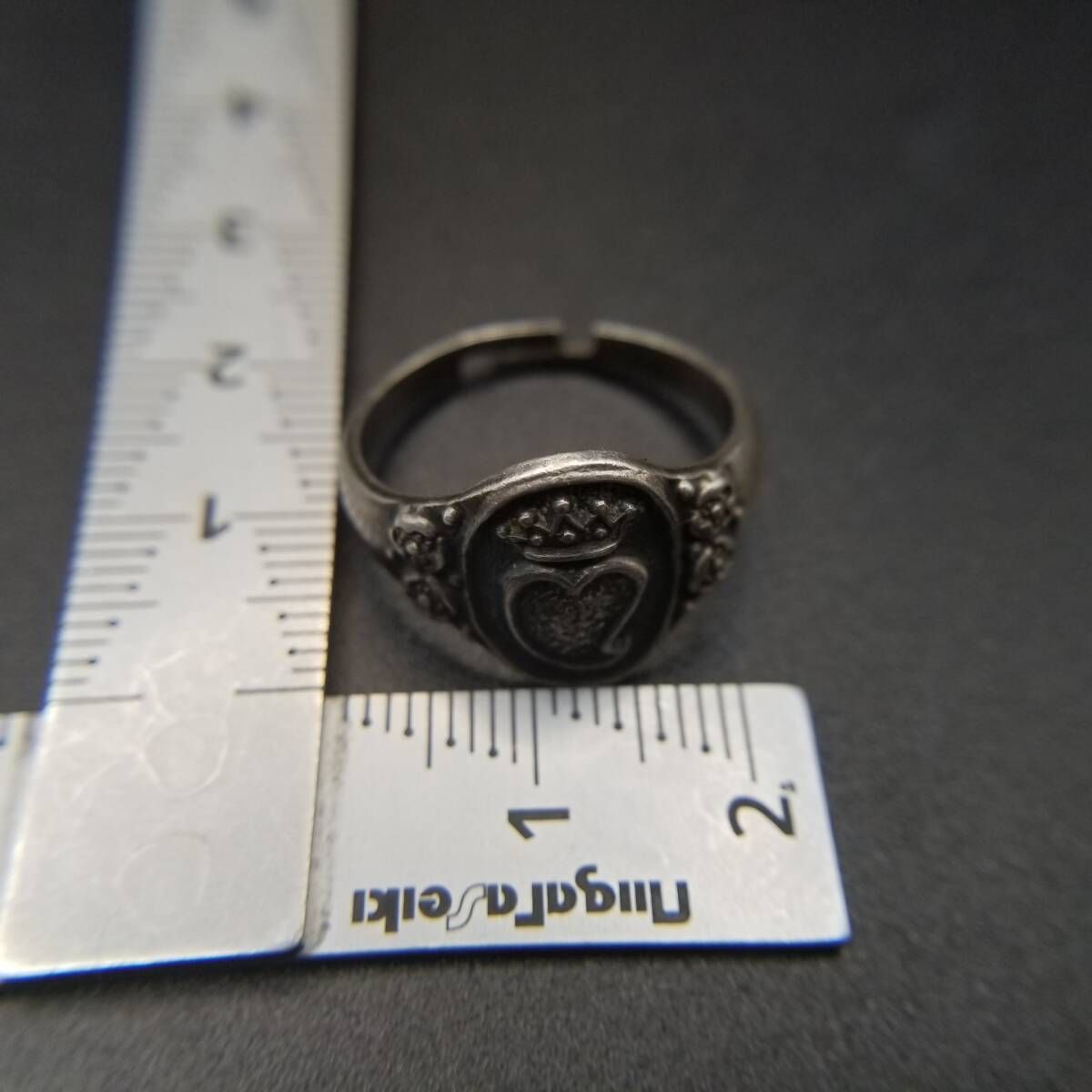 Sacred Heart 聖心 925 シルバー ヴィンテージ ハート リング 銀 指輪 レトロ クラシカル 宗教モチーフ お花彫金 W.BS刻印 Y26-G Sacred Heart 聖心 925 シルバー ヴィンテージ ハート リング 銀 指輪