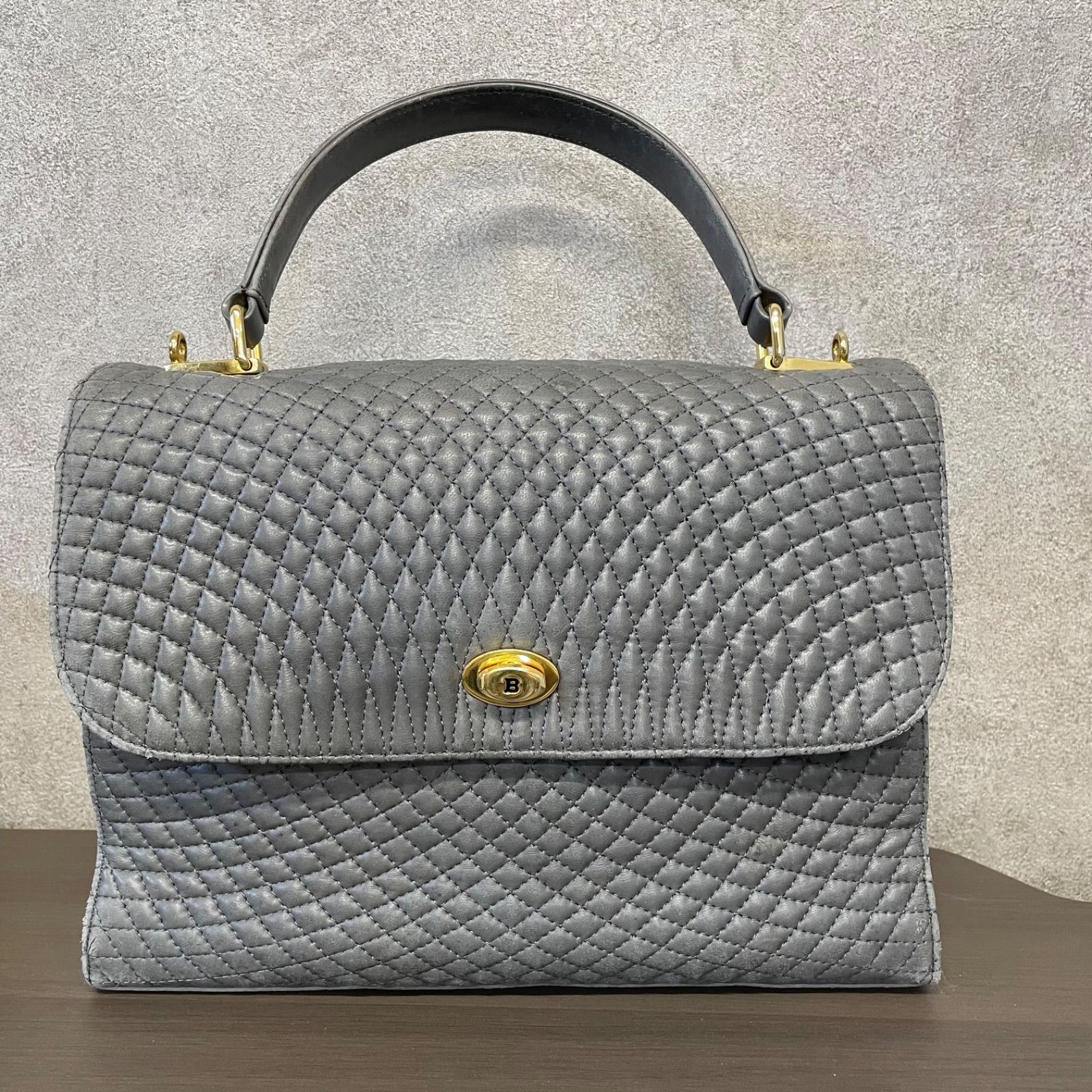 i)BALLY バリー キルティング ハンドバッグ ワンショルダー Bロゴ 