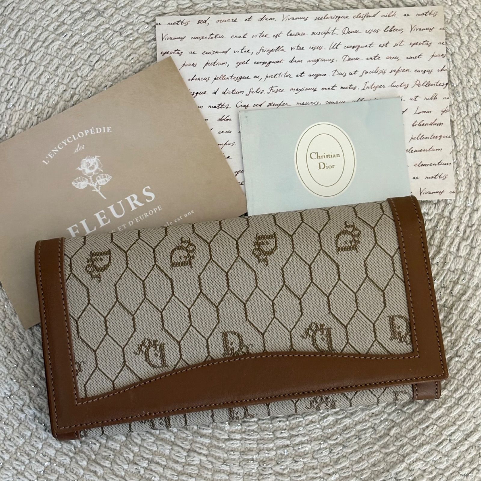 ✨美品✨ Dior 二つ折り財布 ハニカム柄 ゴールド金具 箱付き クリスチャンディオール がま口 ハニカム柄 ヴィンテージ PVC レザー