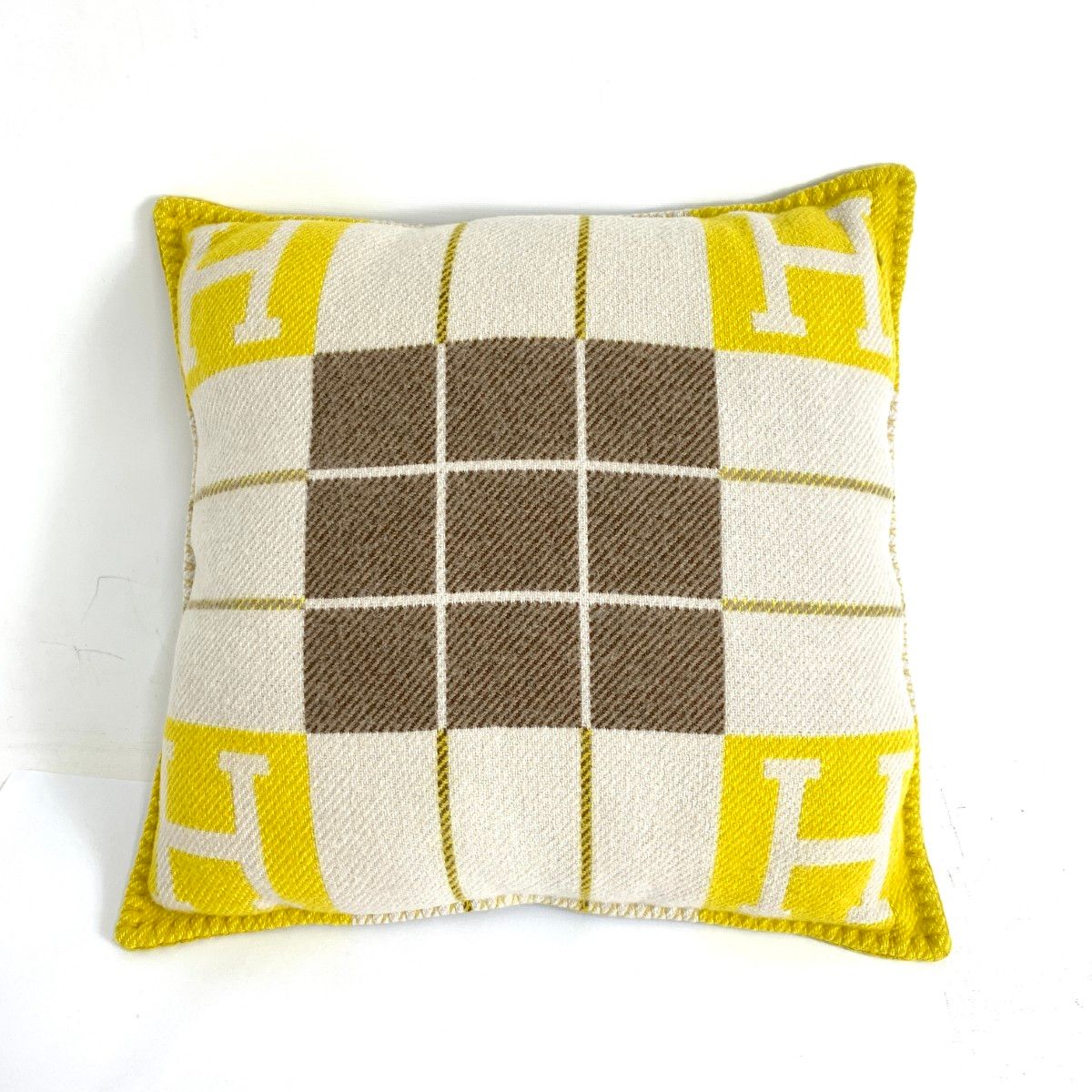 HERMES エルメス クッション AVALONⅢ/PILLOW/SMALL イエロー ユニ