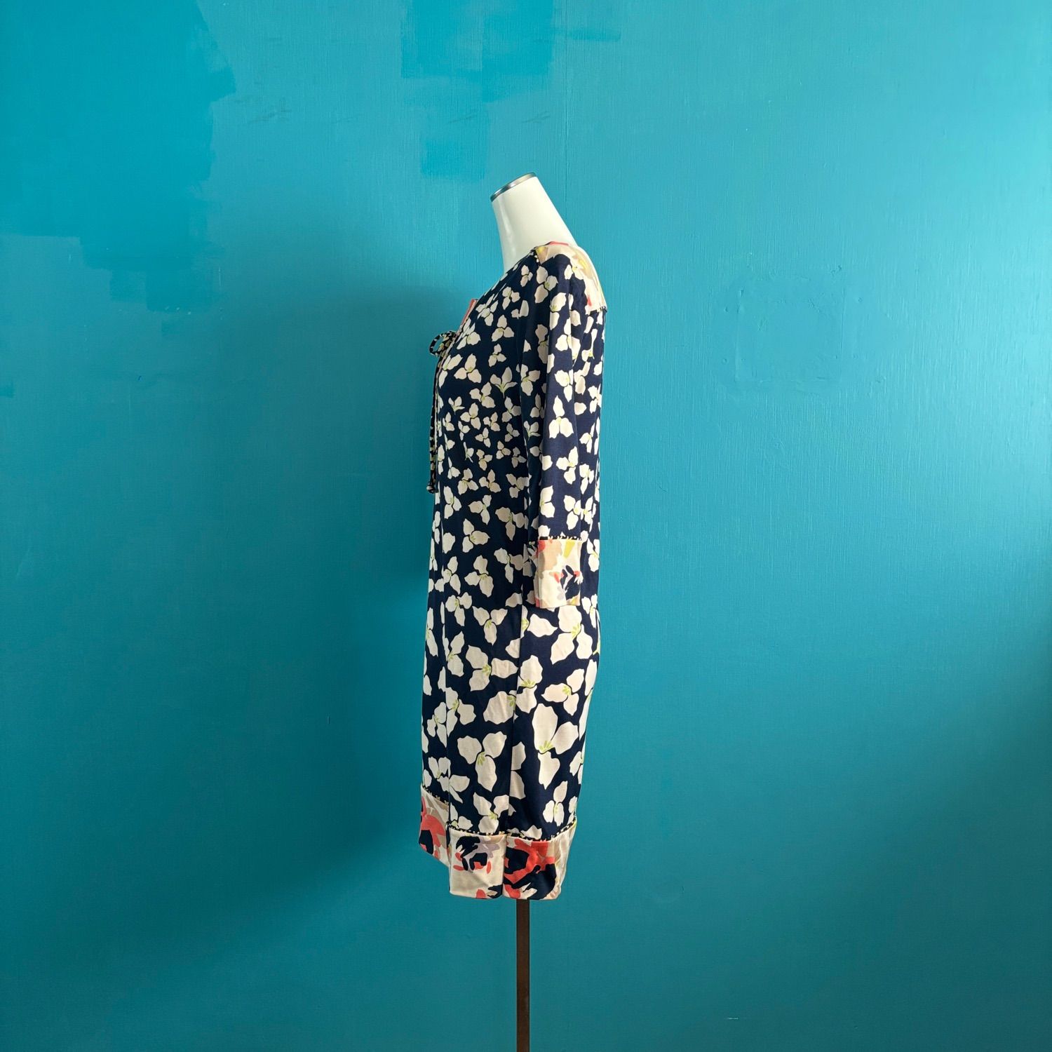 ダイアンフォンファステンバーグ　DVF シルクシフォンワンピース 1055 DVF ダイアンフォンファステンバーグ シルク100% 花柄ワンピース