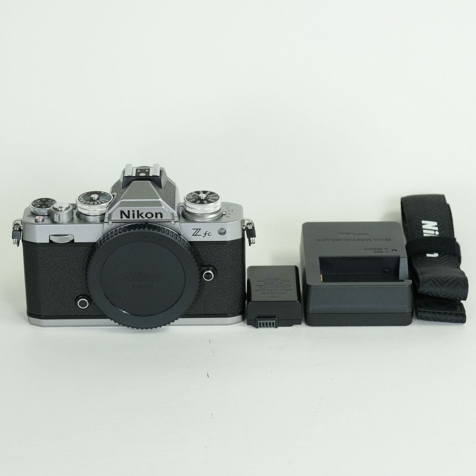 美品 | シャッター数788回] Nikon Z fc [ボディ シルバー] | Nikon Z