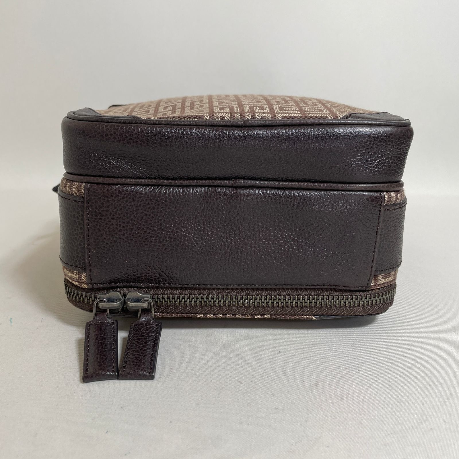 2603-12｜美品｜ジバンシィ ショルダーバッグ ダークブラウン 4Gロゴ総 