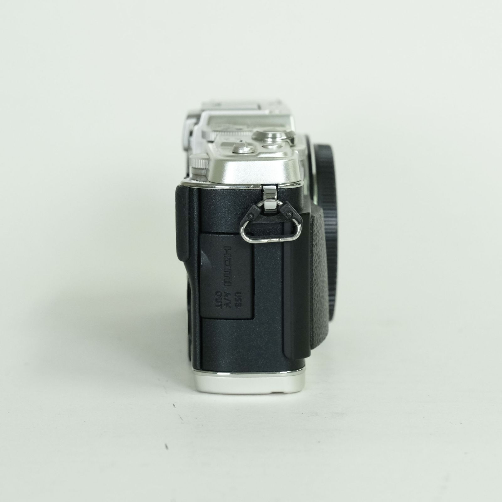 オリンパスOLYMPUS PEN E-P5 ボディ黒／銀(シャッター数少ない