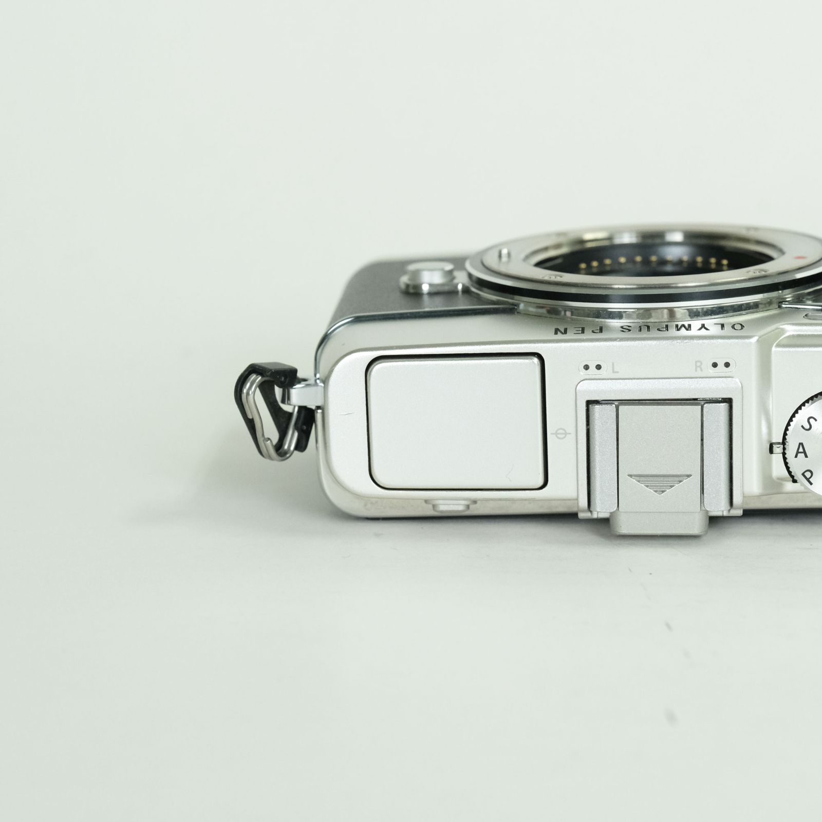良品 | シャッター数7,333回] OLYMPUS PEN E-P5 ボディ シルバー 