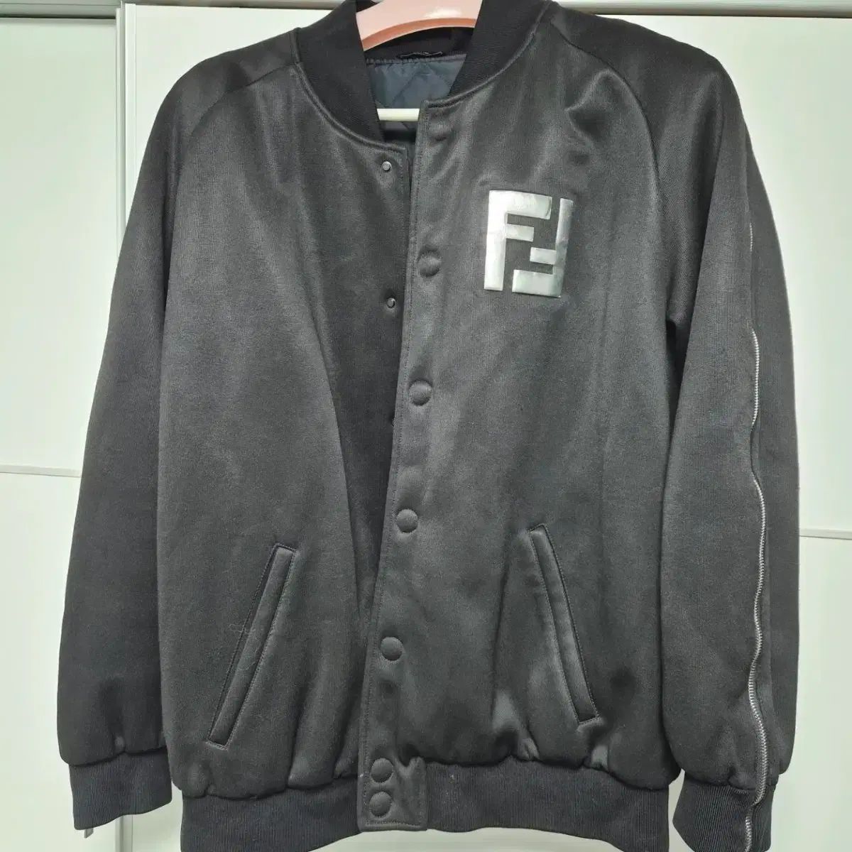正規品，豊富な】 FENDI フェンディ ロゴ POINT ポイント ブルゾン 50