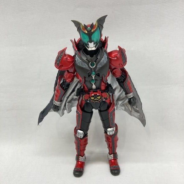 中古】バンダイ S.H.Figuarts(真骨彫製法) 仮面ライダーダークキバ