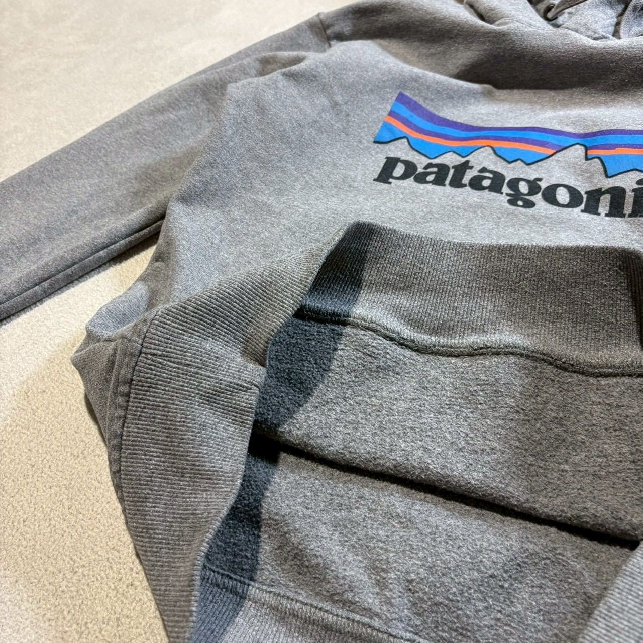 人気早い者勝ち】patagonia （パタゴニア） P-6ロゴ アップライザル 