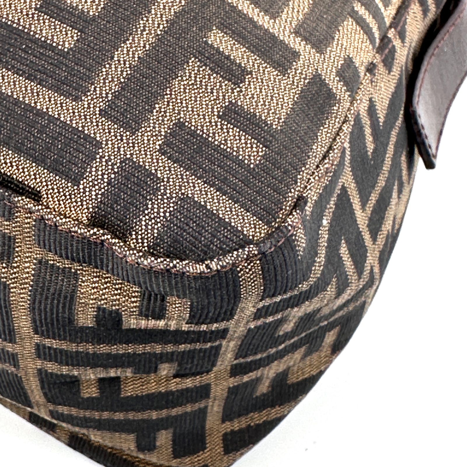 FENDI】ズッカ柄 マンマバゲット ショルダーバッグ ブラウン 
