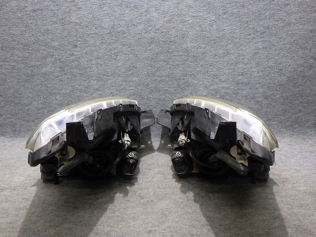 ラクティス ヘッドライト左右 ハロゲン NCP100/105 前期 52-156 5