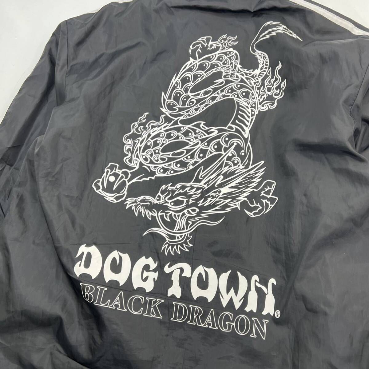 DOGTOWN ☆ インパクト◎ 黒龍 バックプリント ナイロンジャケット 