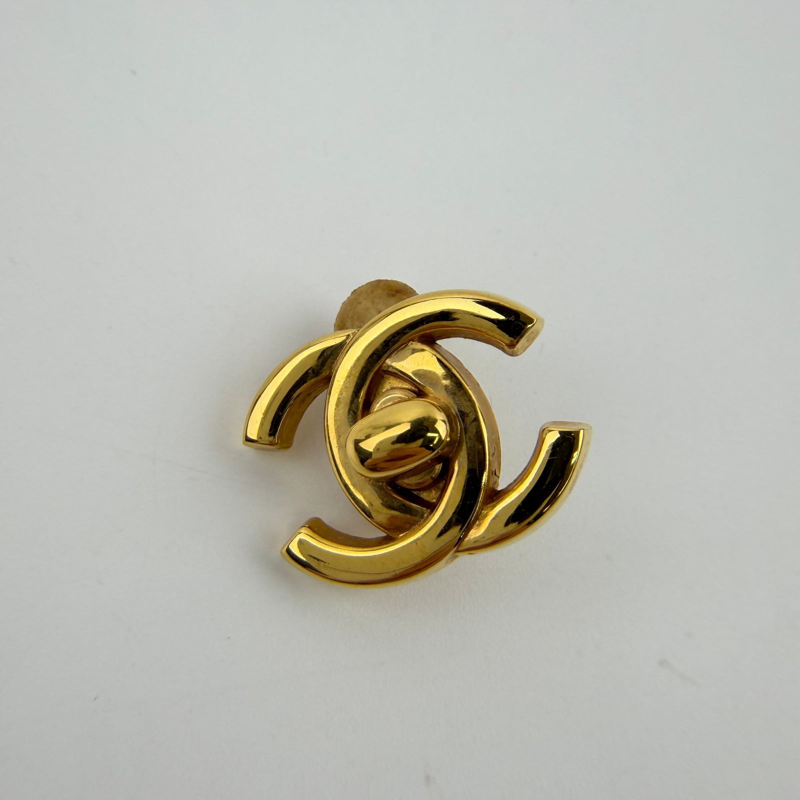 中古】CHANEL シャネル ココマーク ターンロック アクセサリー 片耳 