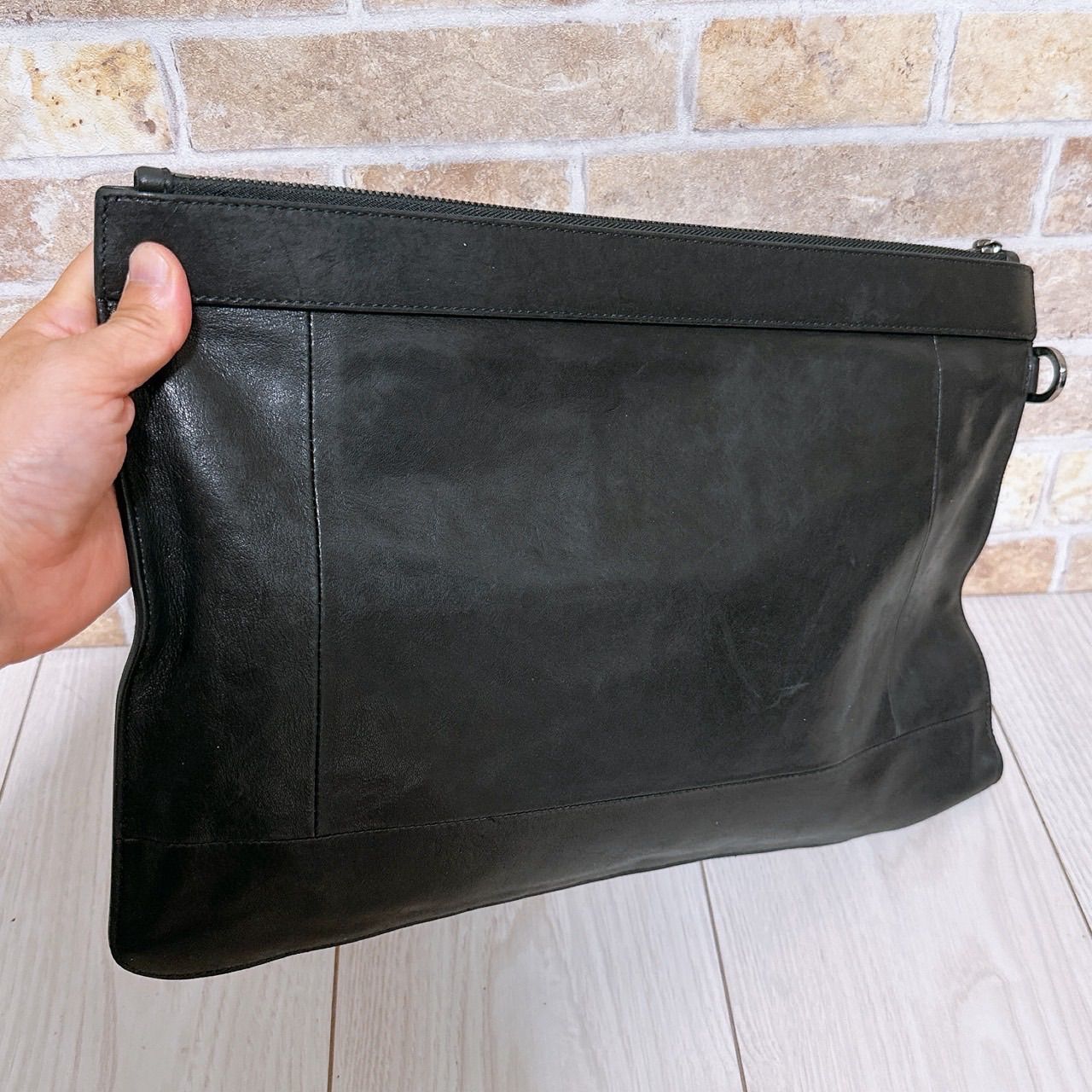 美品》JIMMY CHOO(ジミーチュウ)レザー クラッチバッグ スタッズ 