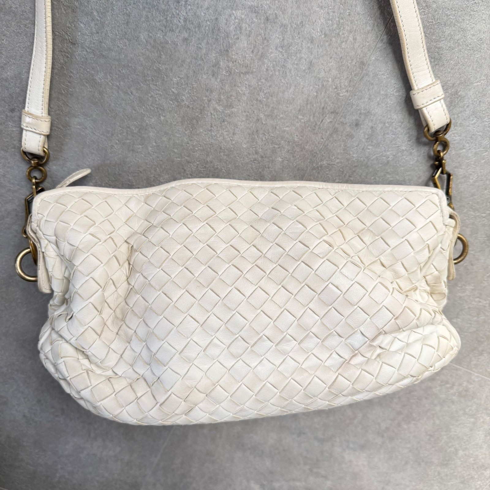 BOTTEGA VENETA ボッテガヴェネタ イントレチャート ショルダーバック 