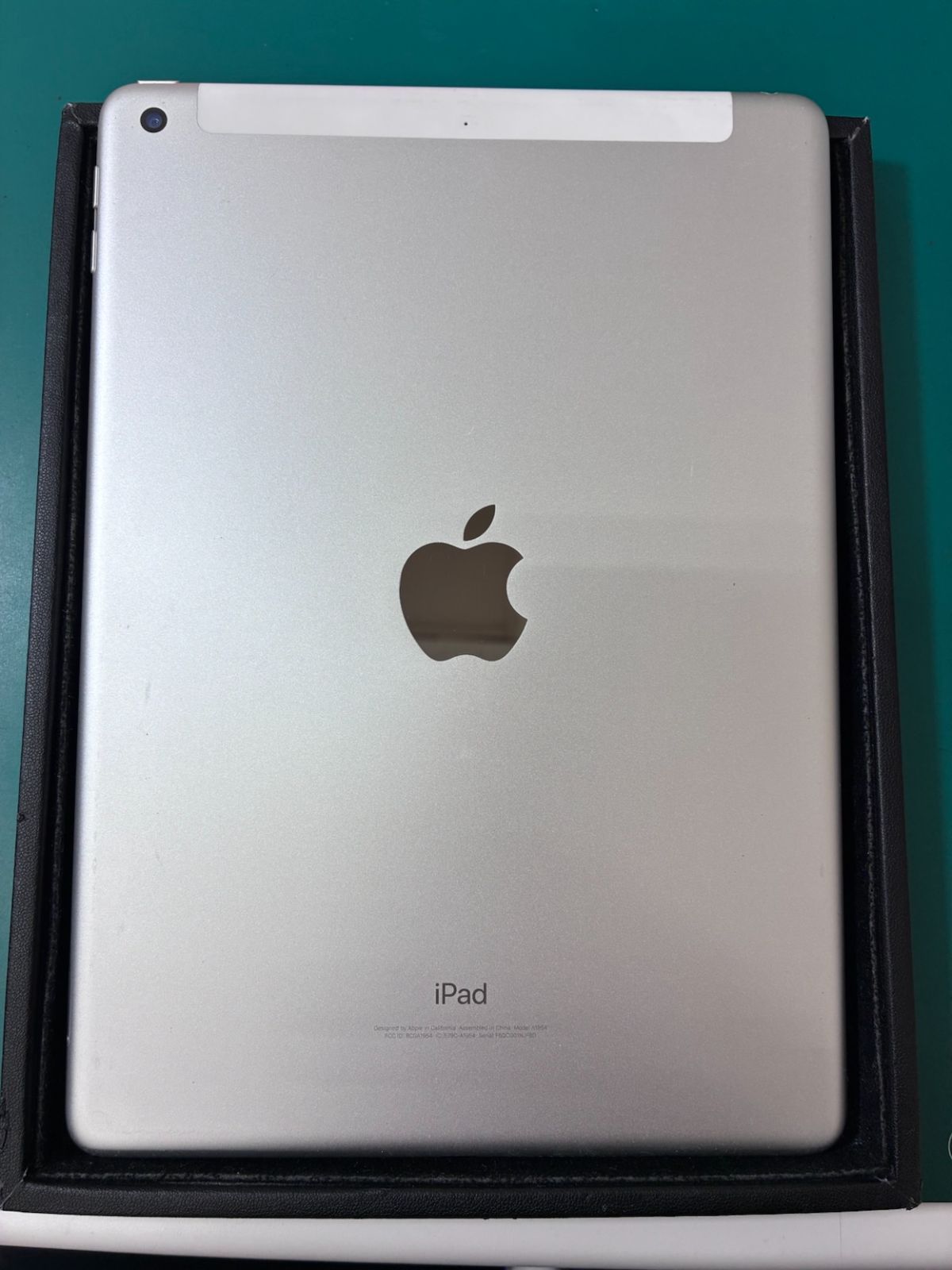 iPad 第6世代 セルラー 32GB docomo シルバー - メルカリ