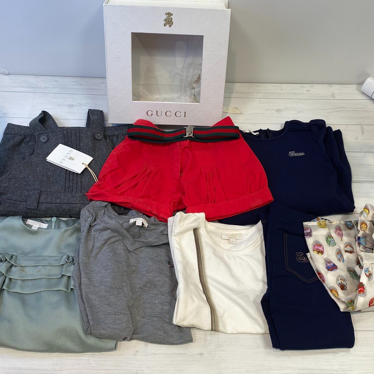 【塩】4/28限定価格！ GUCCI グッチ 子供服 おまとめ 7着 品質タグ付き サイズ24～ ワンピース ジャンパースカート レギンス Tシャツ 等【21994SK】D28 7,110円