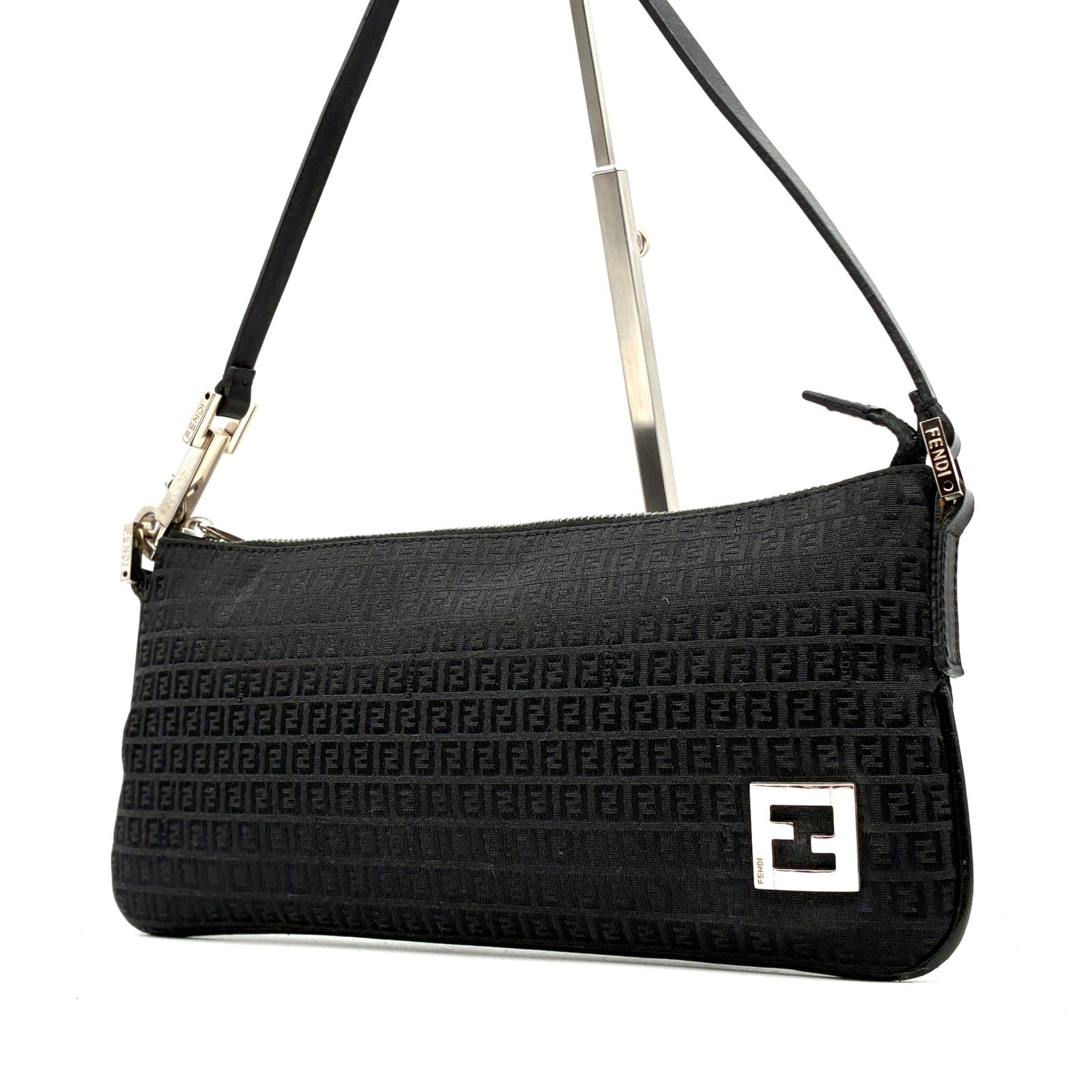 美品】FENDI フェンディ ズッキーノ アクセサリーポーチ 美品】FENDI フェンディ ズッキーノ アクセサリーポーチ