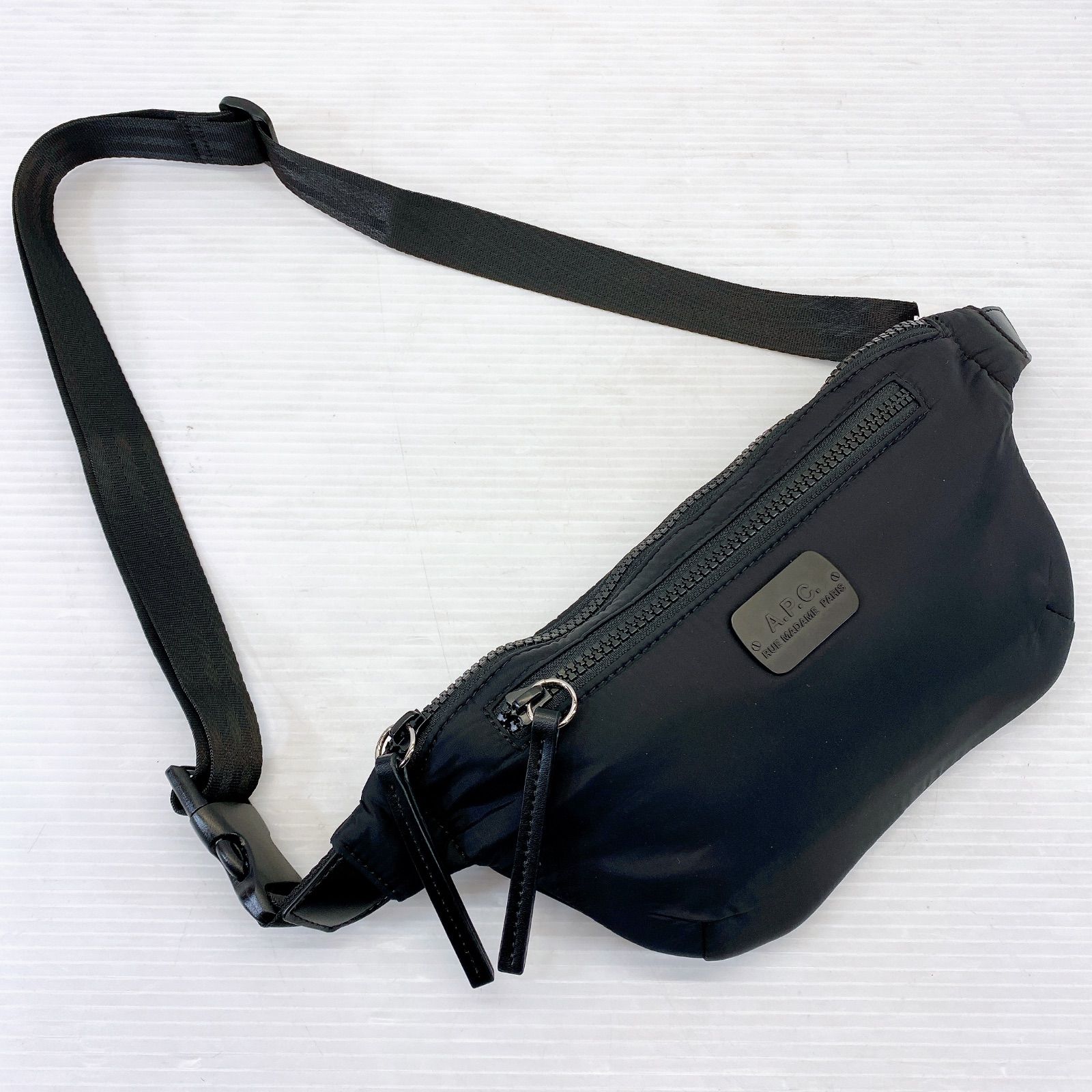 □ A.P.C アーペーセー ウエストバッグ ボディバッグ BANANE BLAKE 