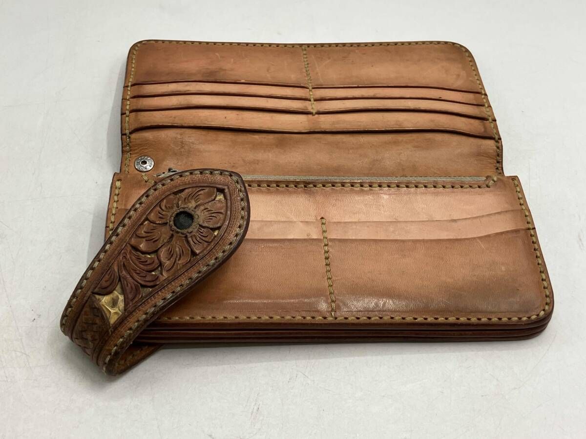 KC's 窪田クラフト 長財布 カービング、レザー ブラウン系 - メルカリ