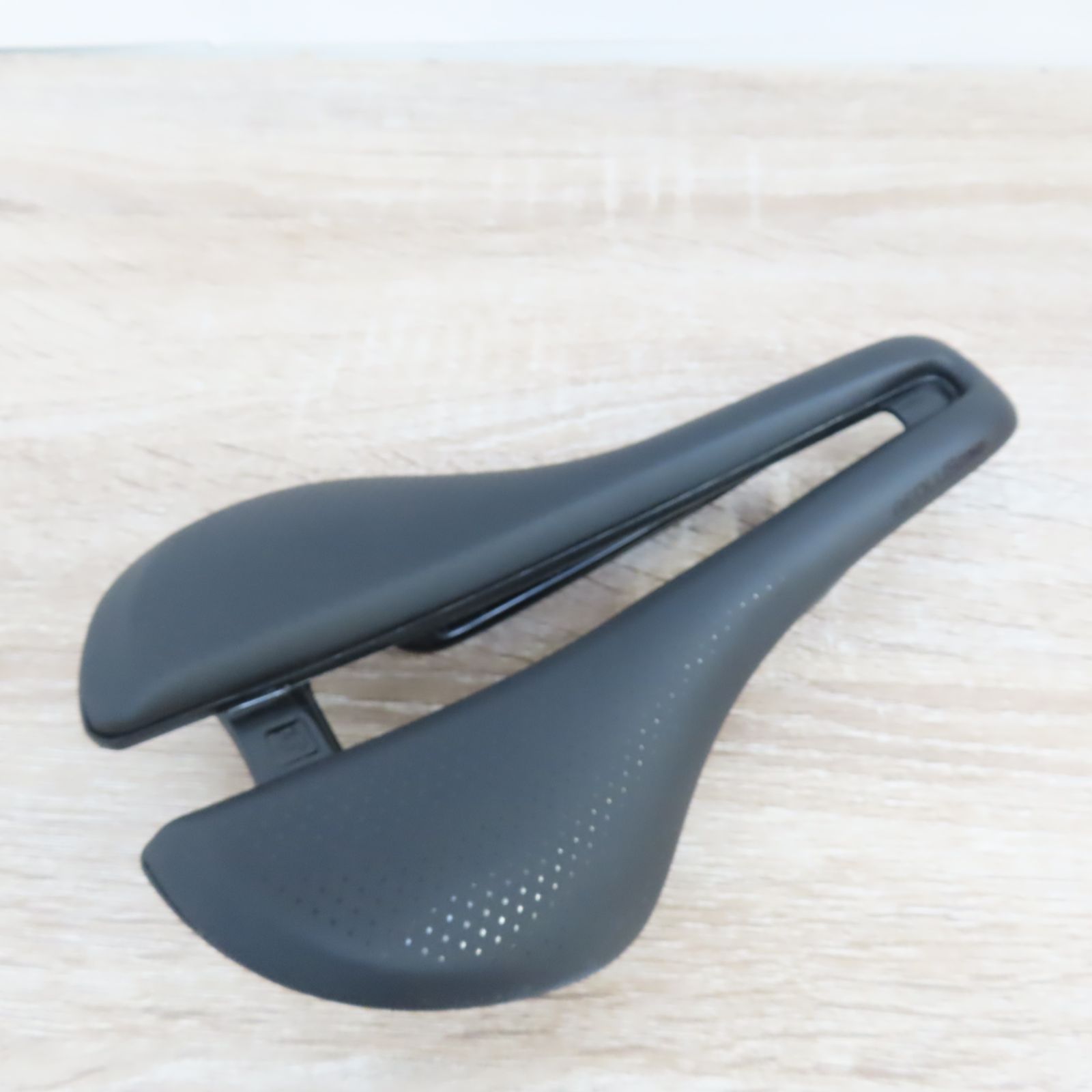 ボントレガー BONTRAGER サドル AEOLUS COMP 145mm ブラック - メルカリ